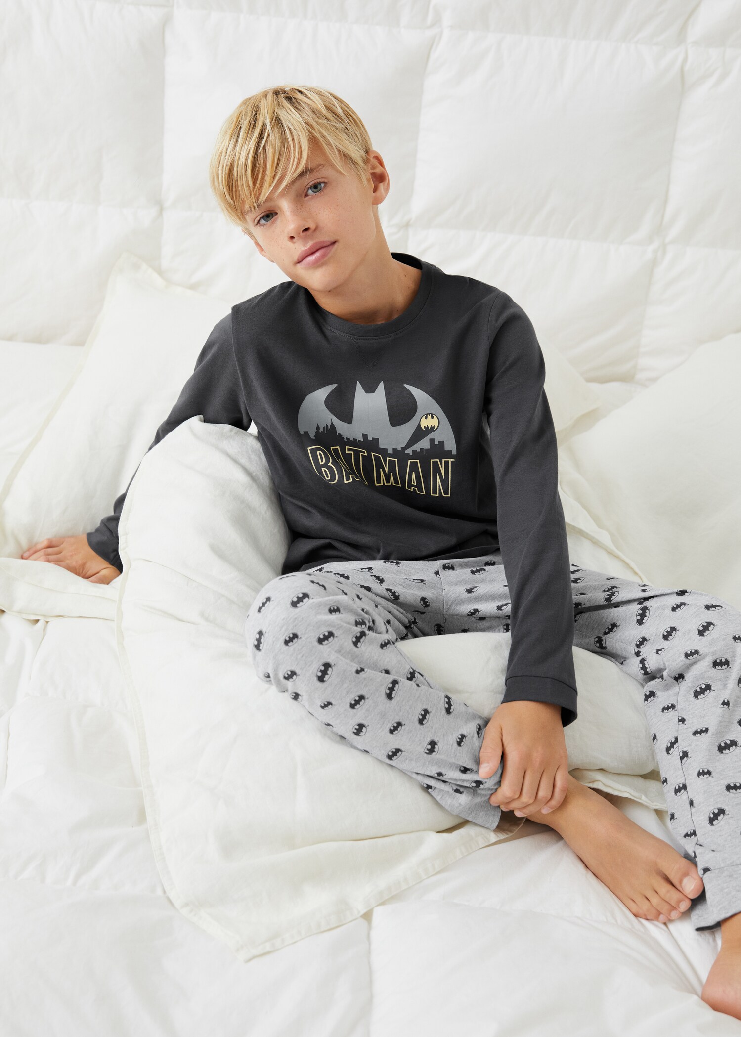 Long Batman pyjamas - Medium plane