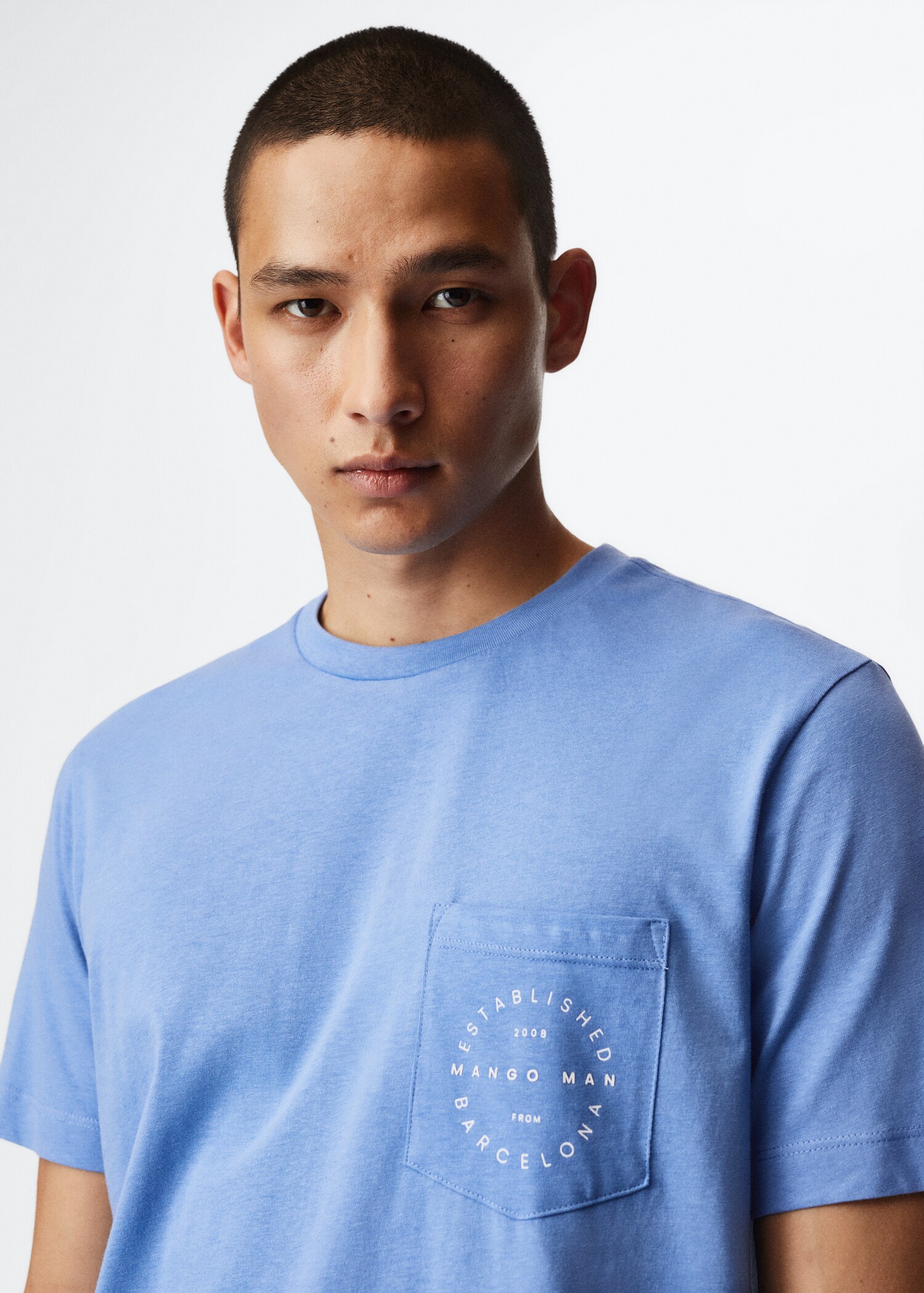 T-shirt poche logo - Détail de l'article 1