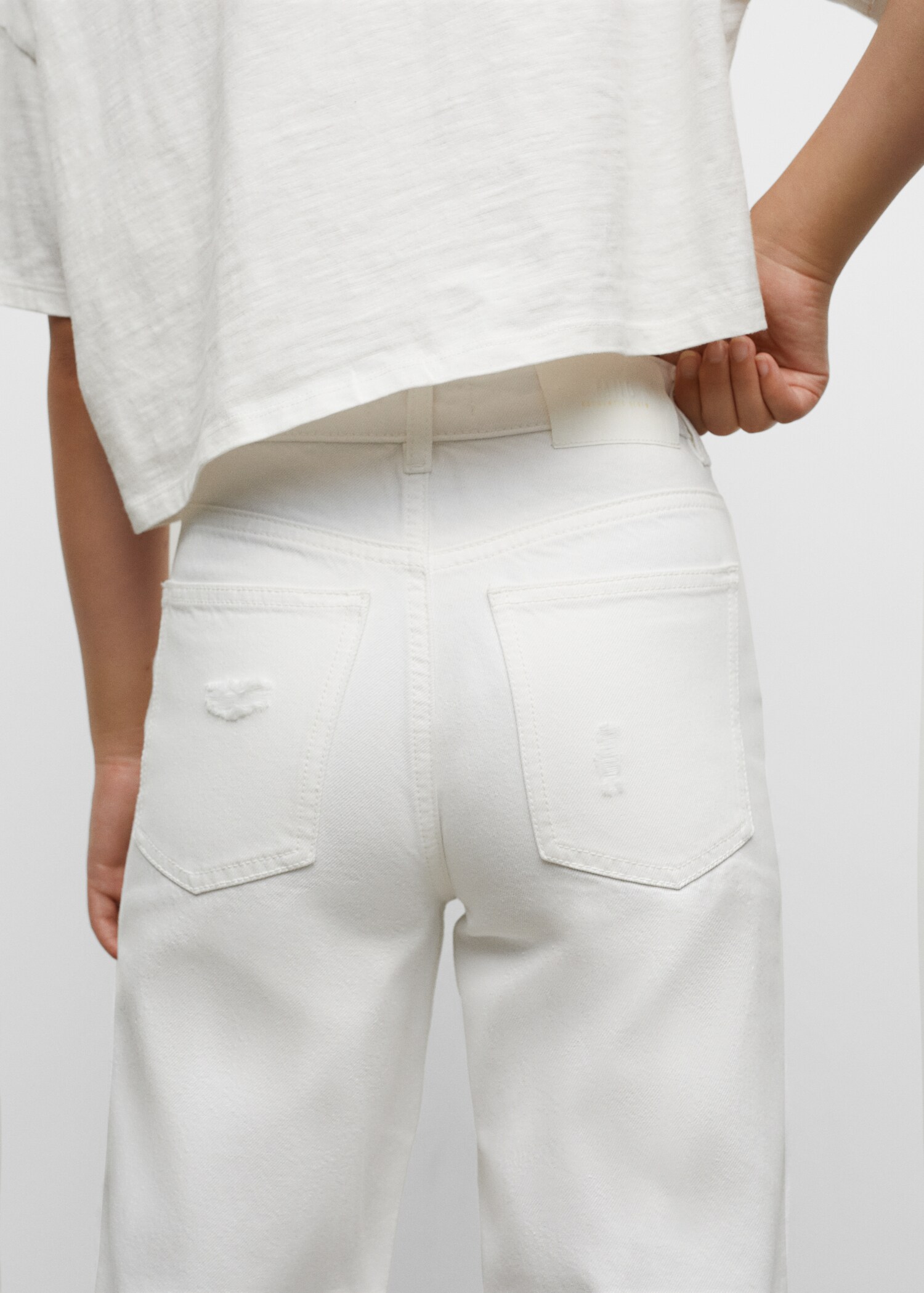 Straight-fit decorative rips jeans - Details of the article 2
