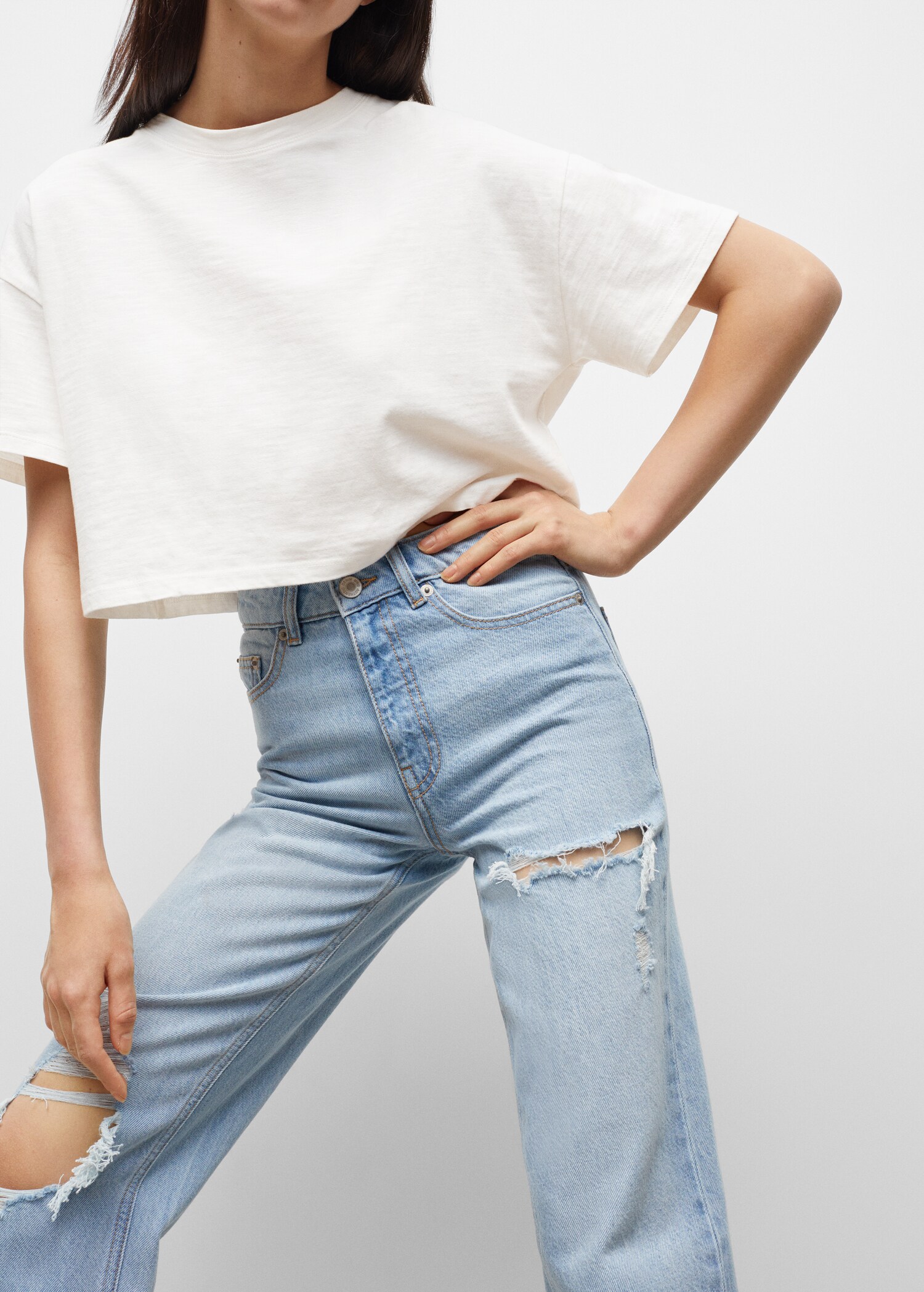 Straight-fit decorative rips jeans - Details of the article 2