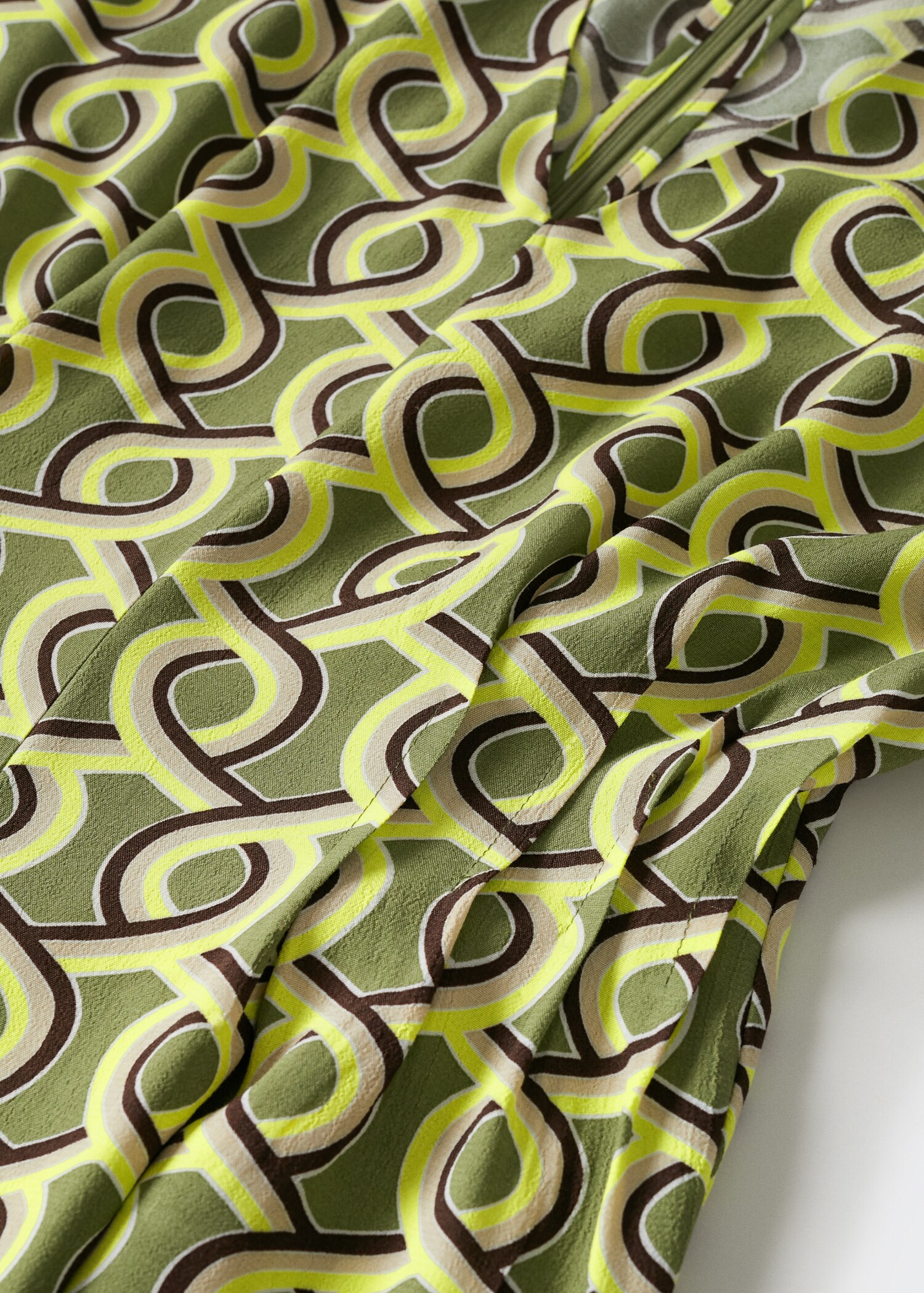 Overall mit plissierten Details - Detail des Artikels 8