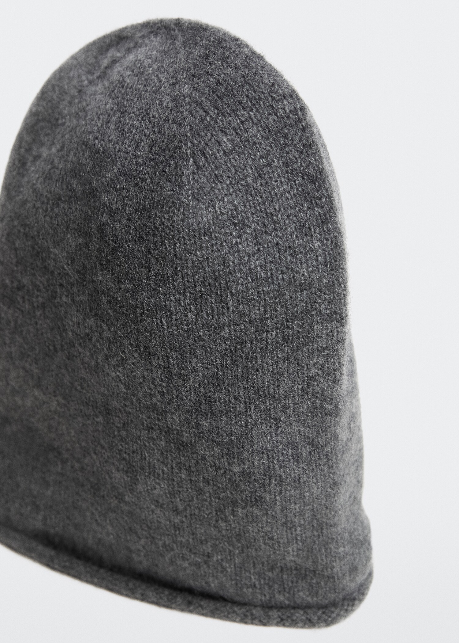 100% cashmere beanie - Details of the article 2