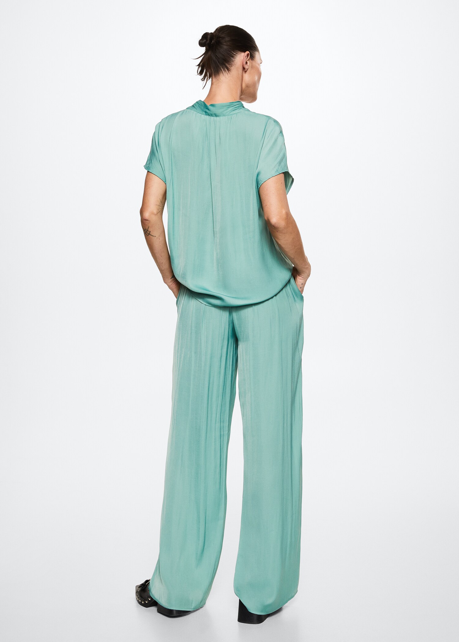 Satin-finish elastic waist trousers - Reverse of the article