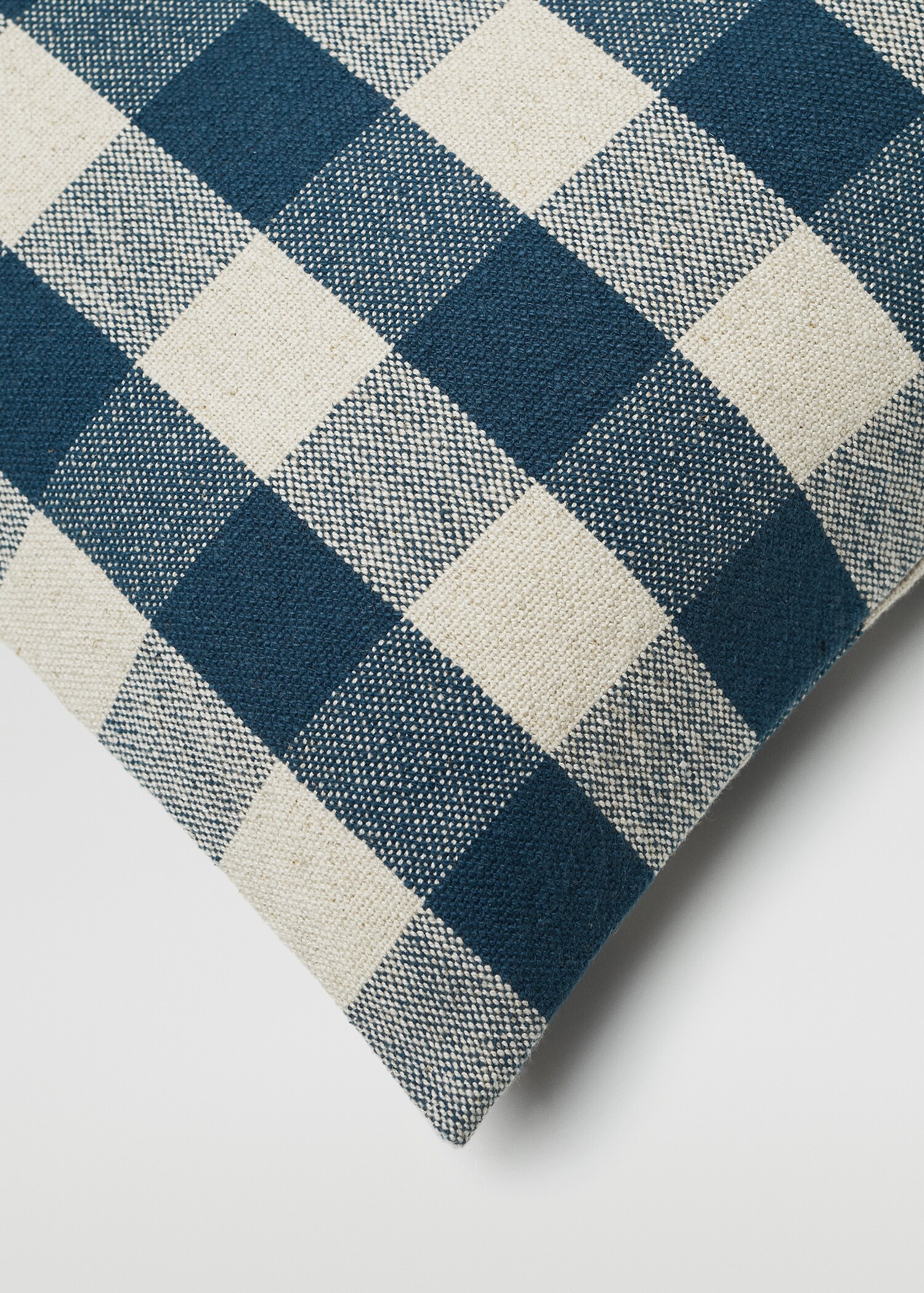 Stripes linen and cotton cushion case 45x45cm - Details of the article 4