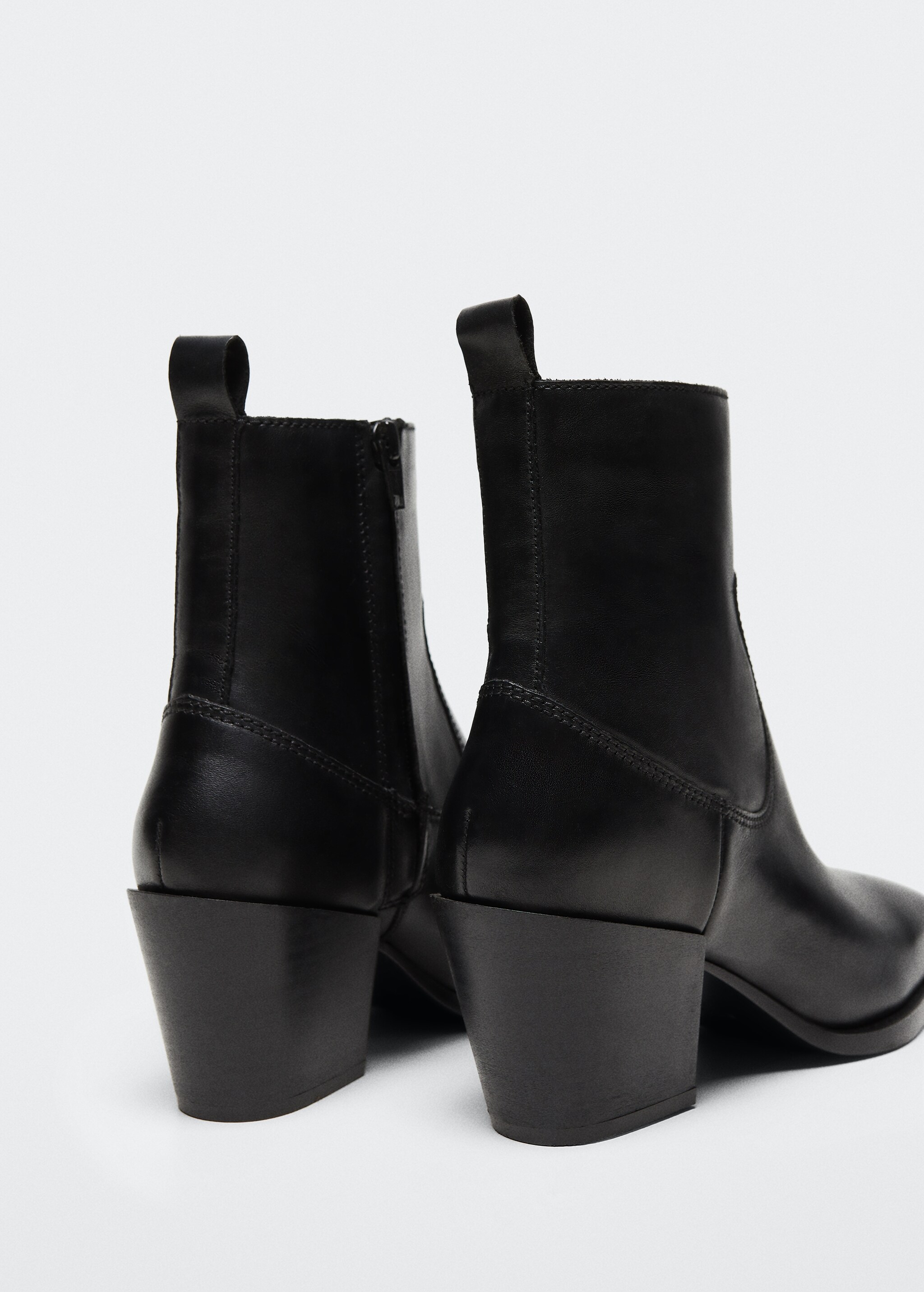 Heel leather ankle boot - Details of the article 2