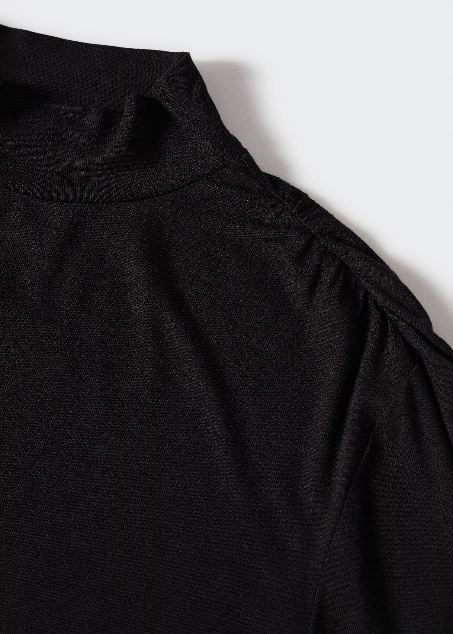 Turtleneck long-sleeved t-shirt - Details of the article 8