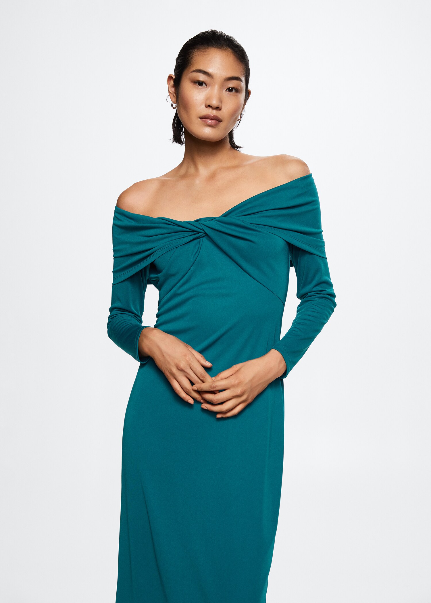 Kleid mit Bateau-Ausschnitt und Knoten - Mittlere Ansicht