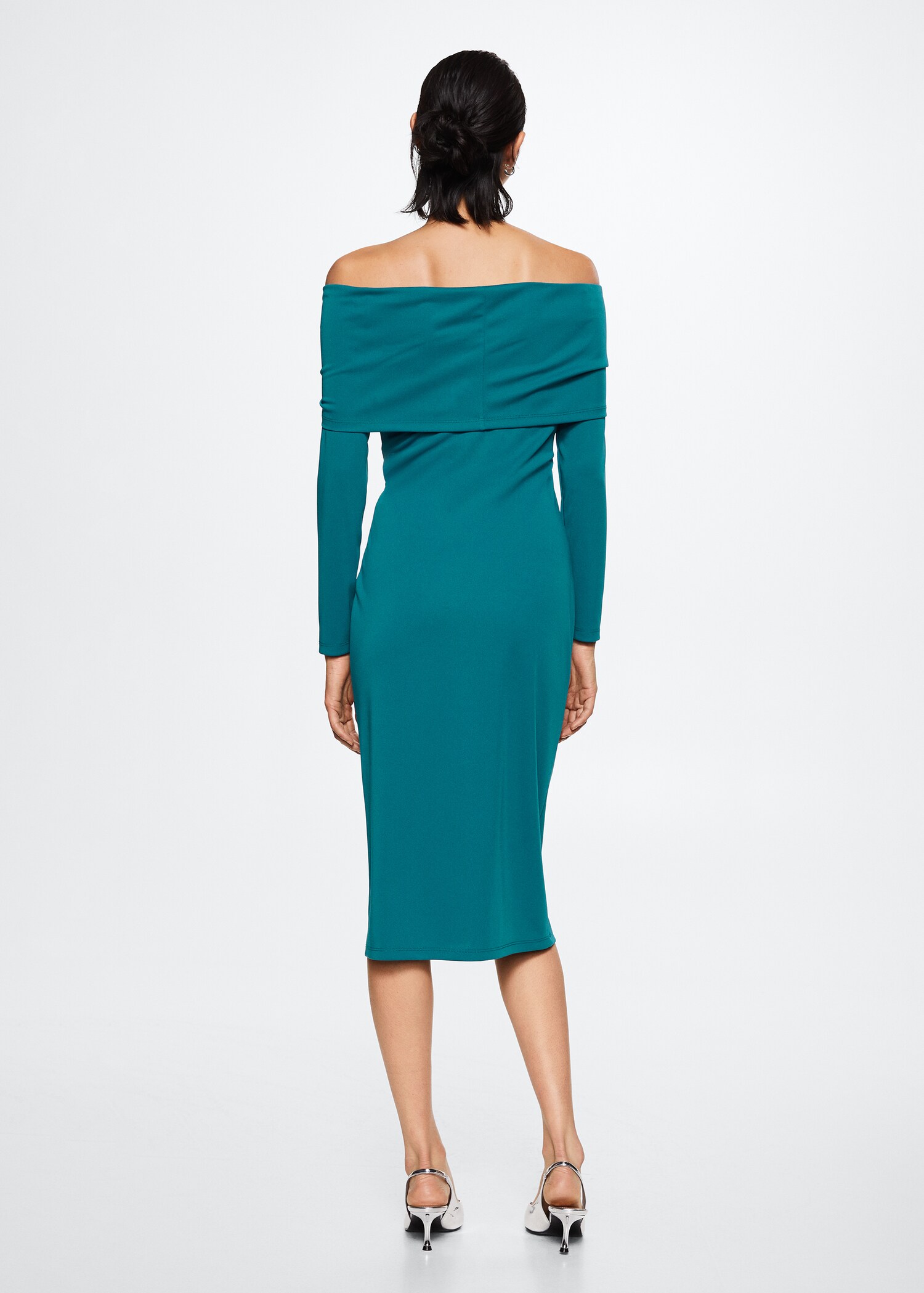Kleid mit Bateau-Ausschnitt und Knoten - Rückseite des Artikels