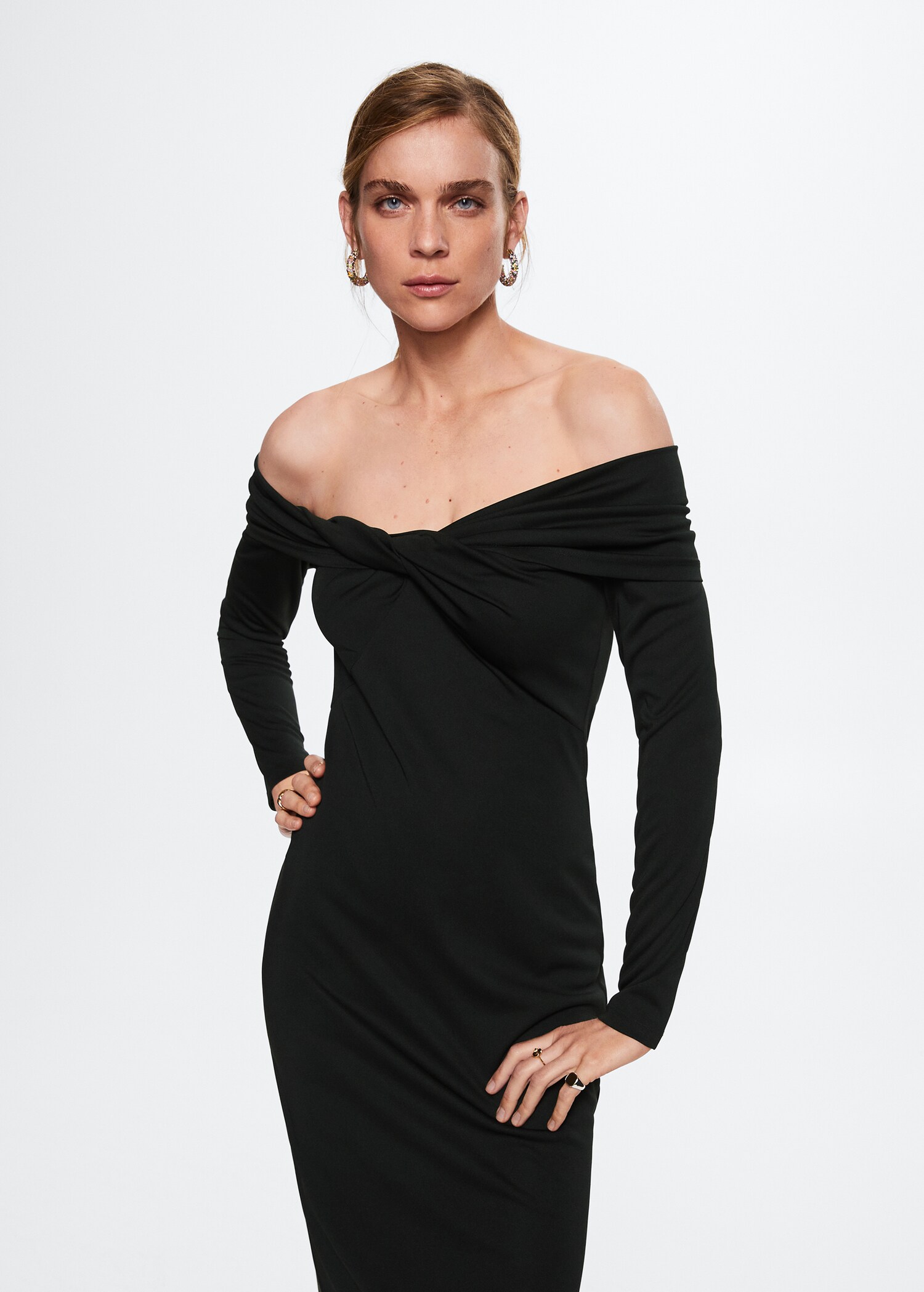 Kleid mit Bateau-Ausschnitt und Knoten - Mittlere Ansicht