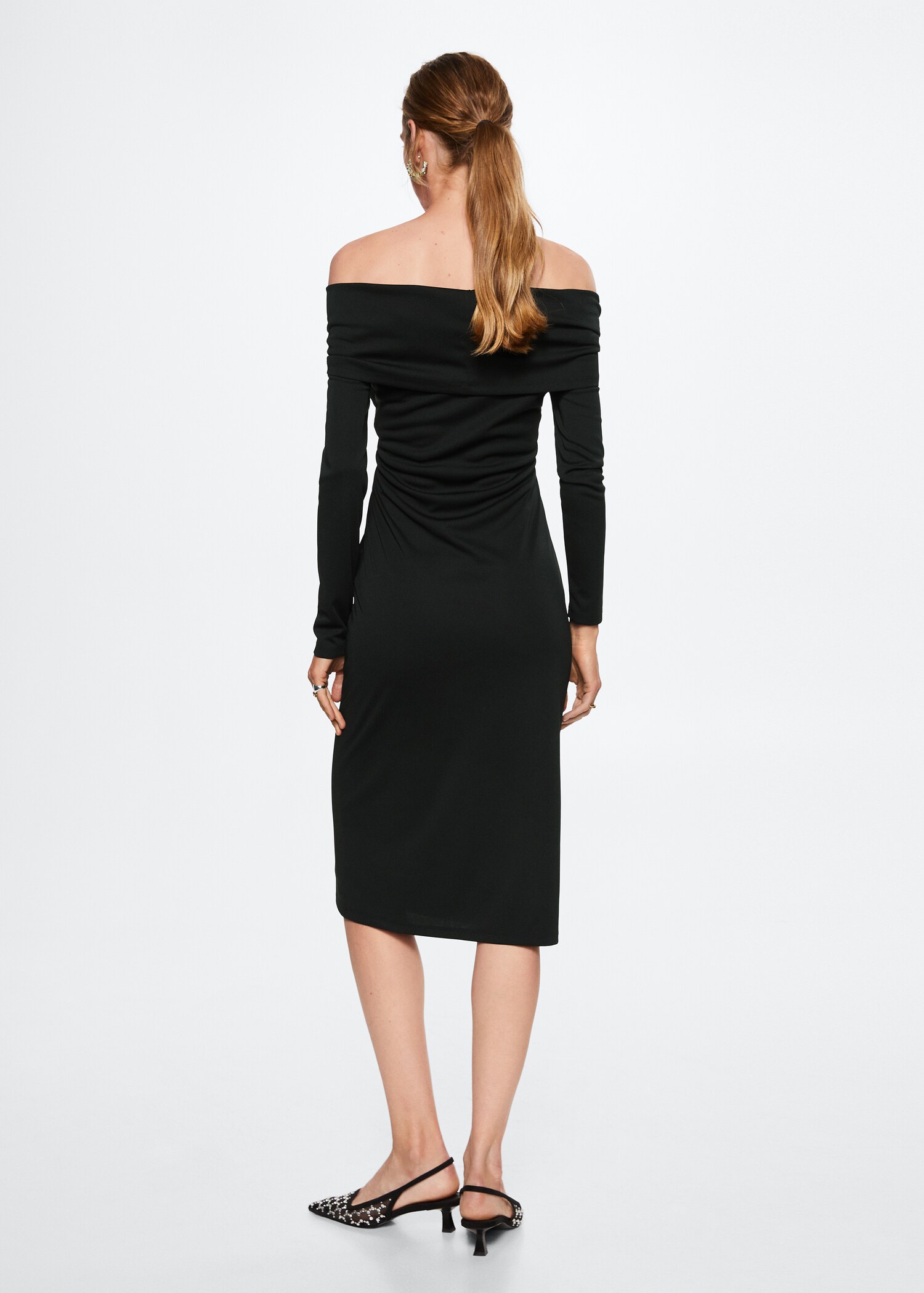 Kleid mit Bateau-Ausschnitt und Knoten - Rückseite des Artikels