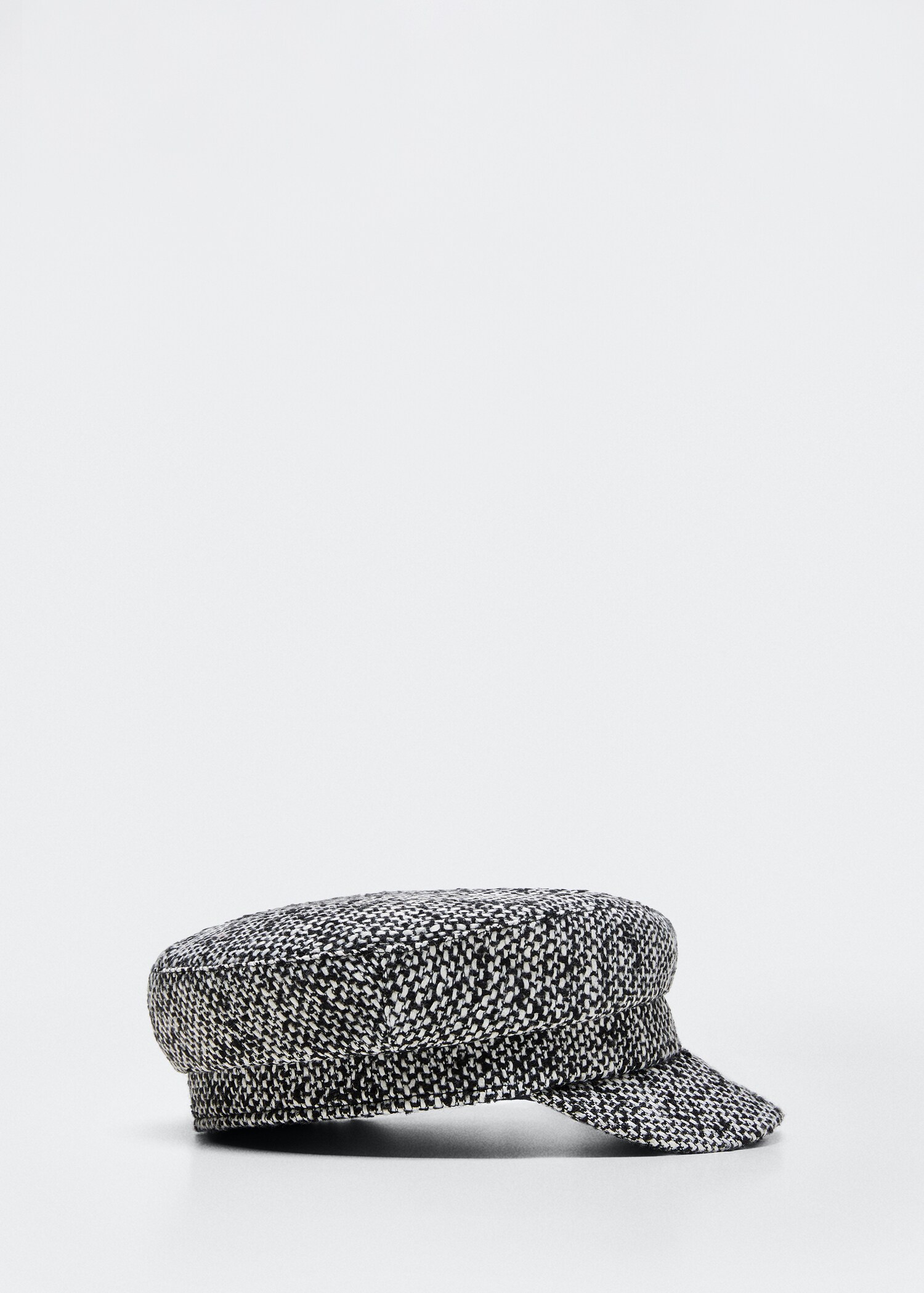 Textured cap with visor - Article without model