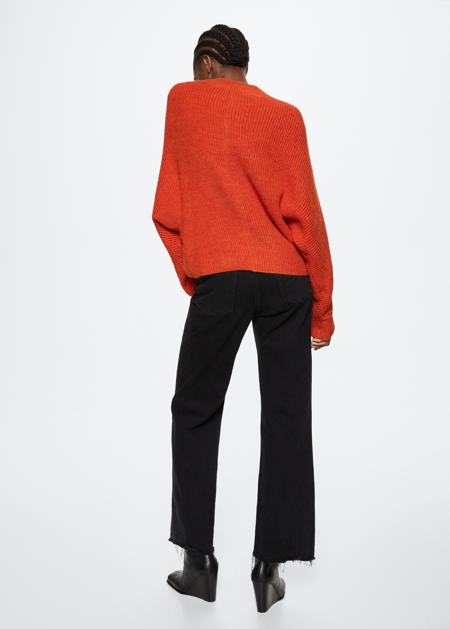 Chunky-knit sweater - Reverse of the article