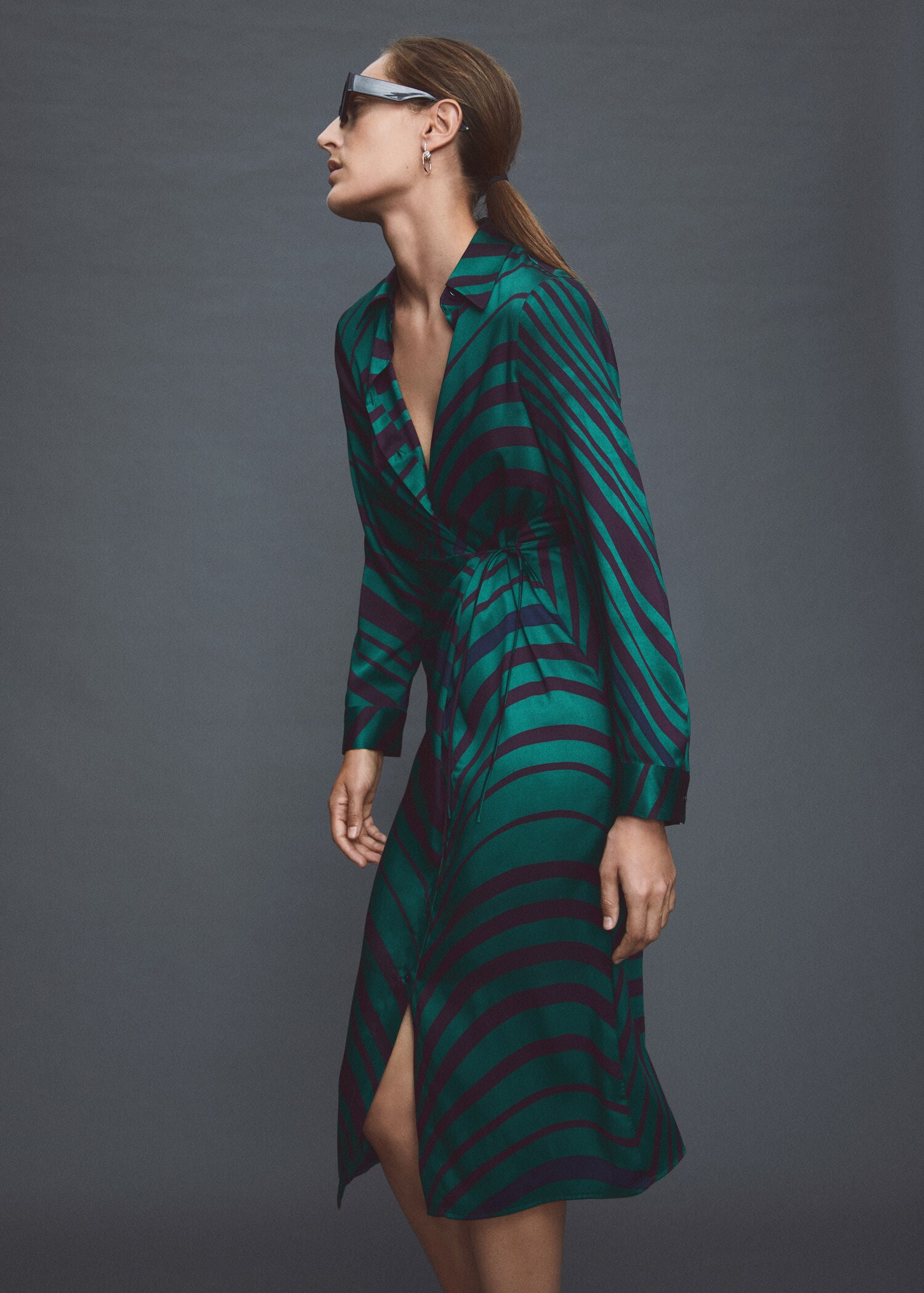 Vestido camisero satinado - Detalle del artículo 6