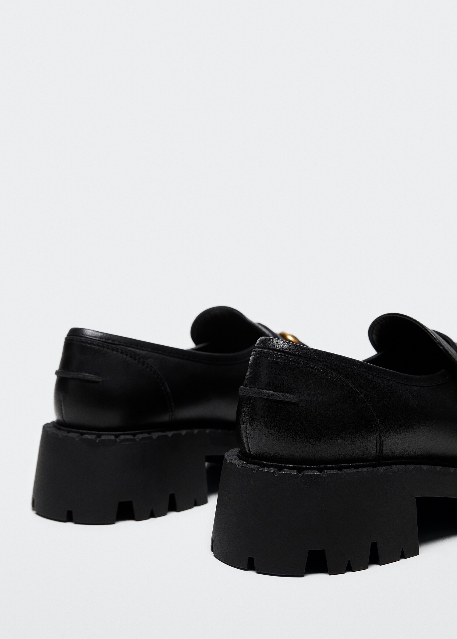 Leather moccasin with track sole - Details of the article 1