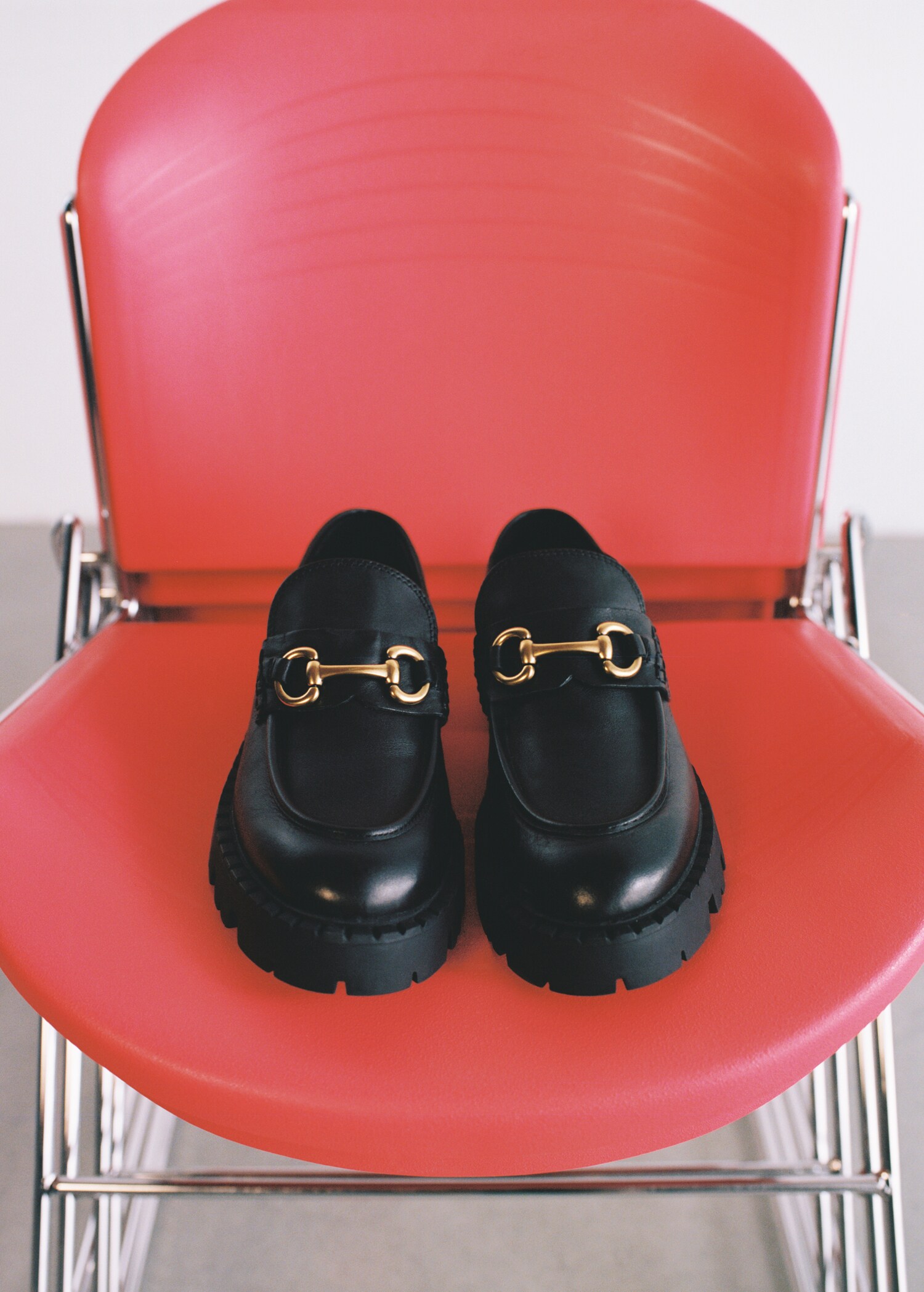 Leather moccasin with track sole - Details of the article 9
