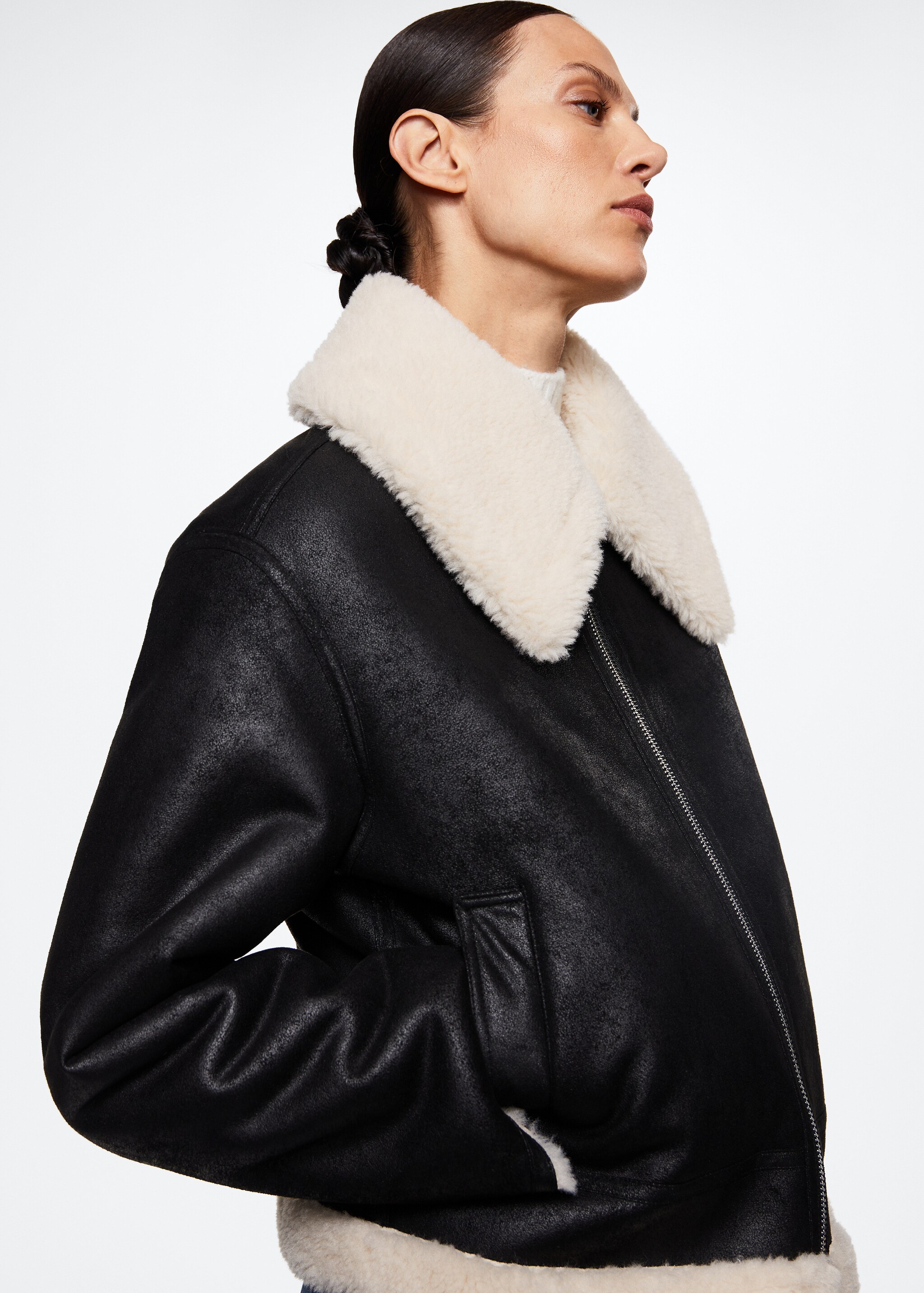 Shearling collar jacket - Details of the article 4