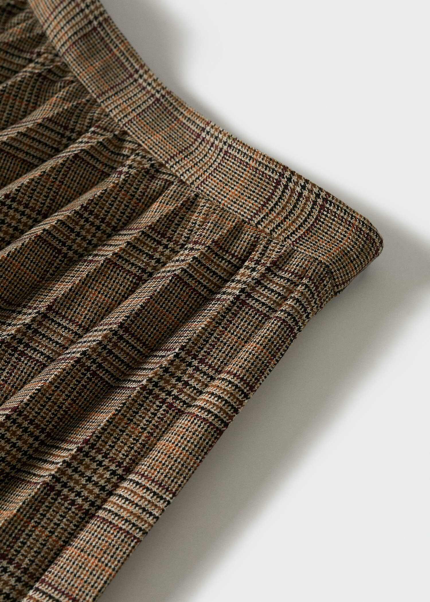Pleated check skirt - Details of the article 8