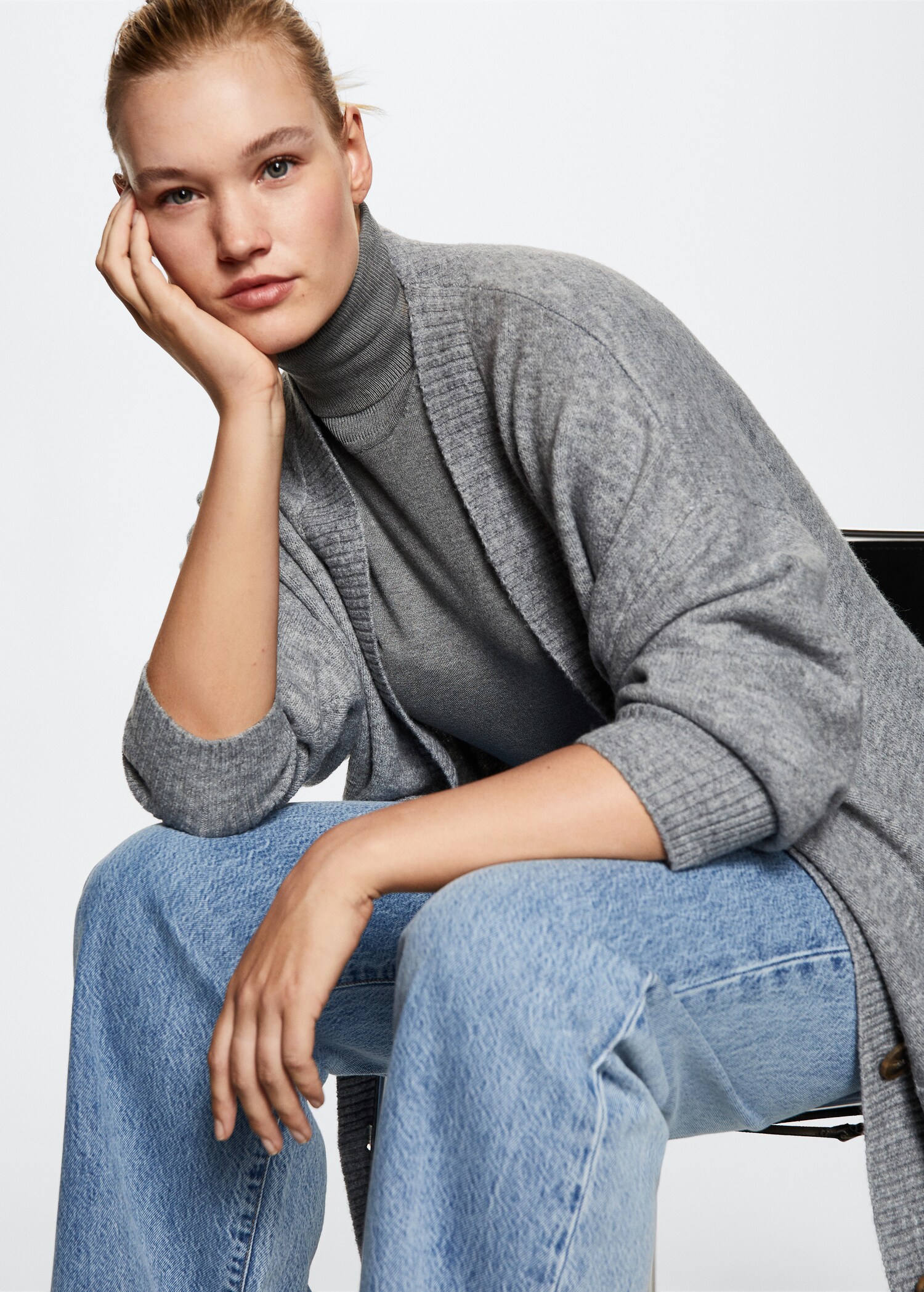 Oversized cardigan with buttons - Details of the article 5