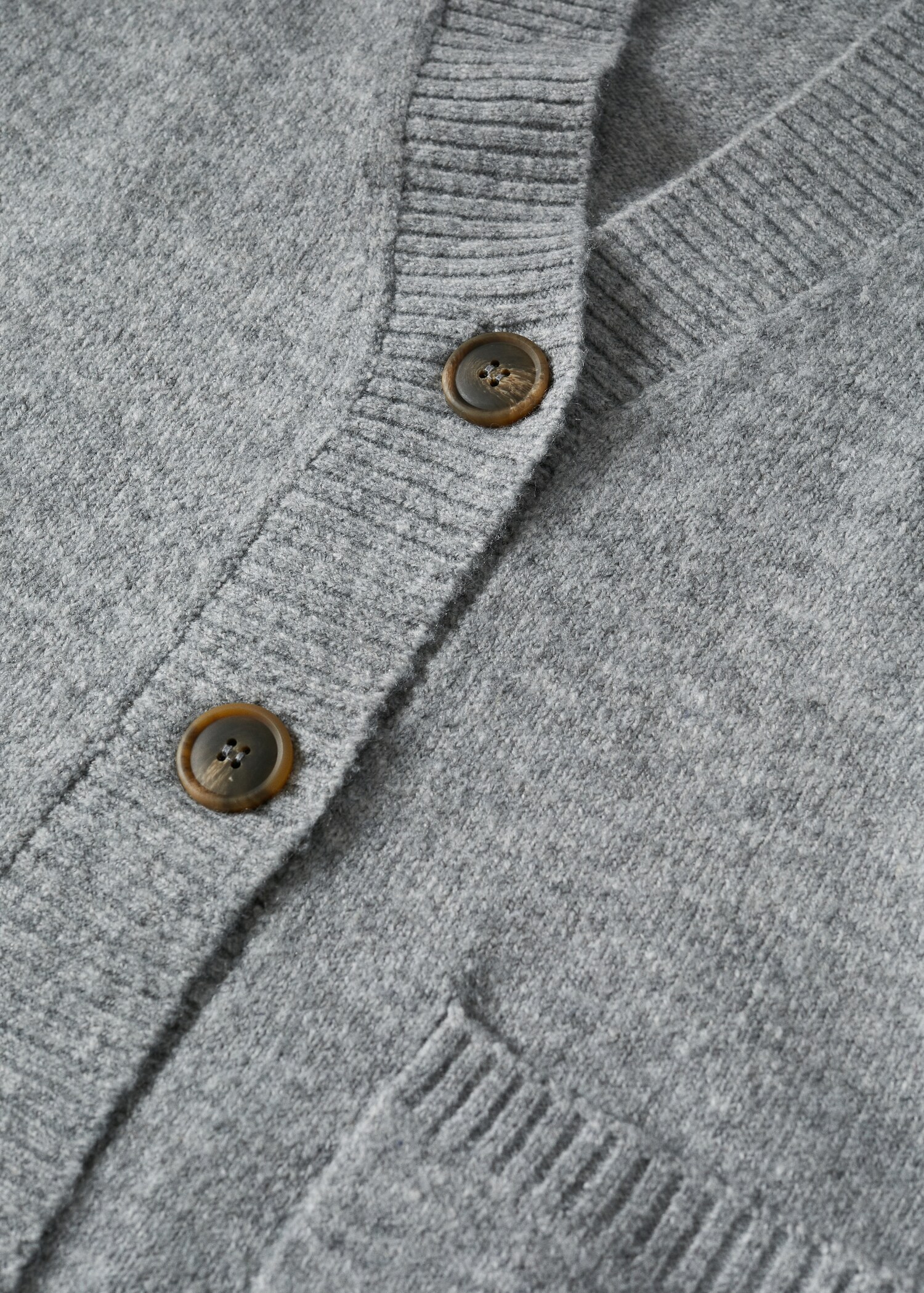 Oversized cardigan with buttons - Details of the article 8