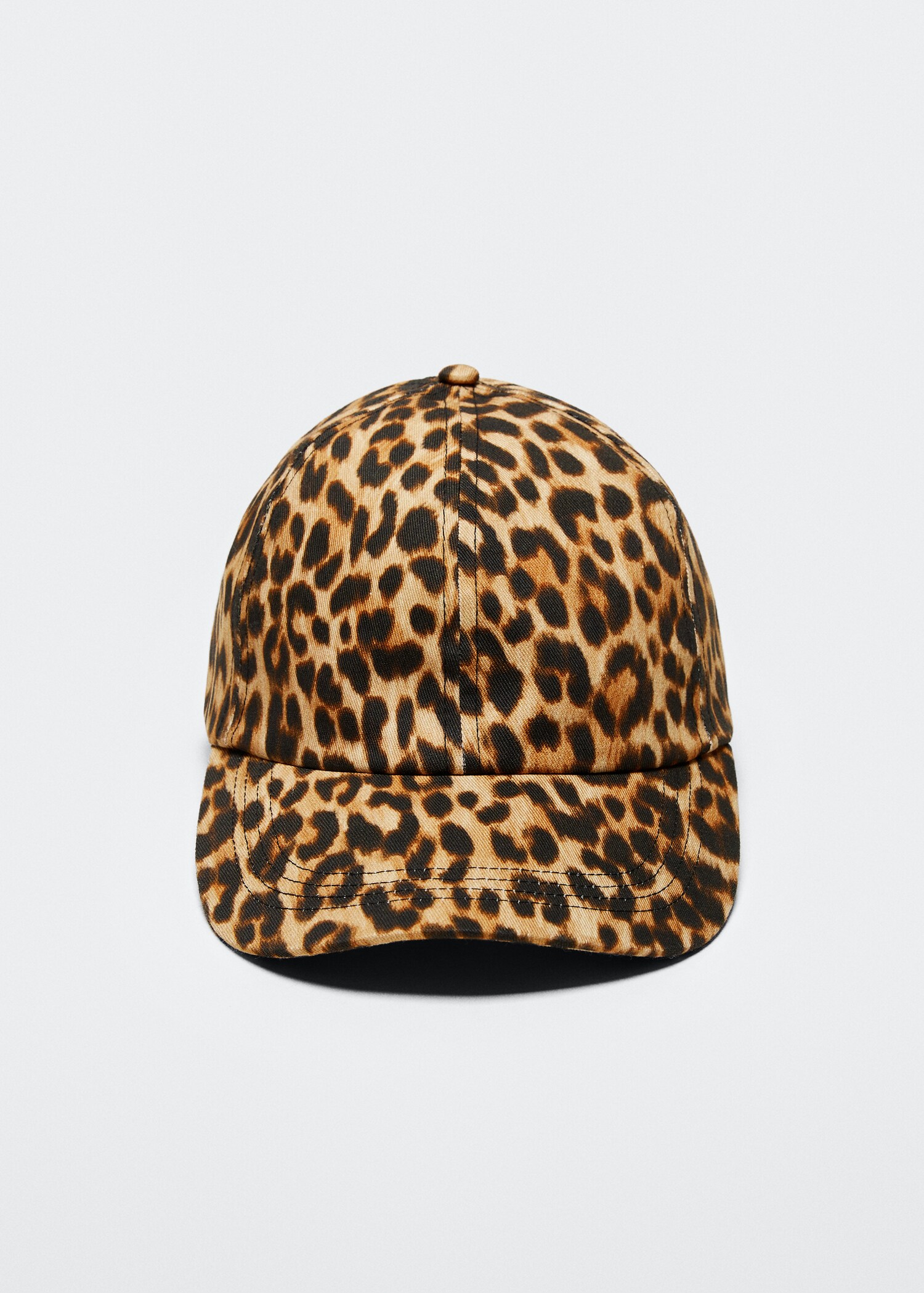 Casquette en imprimé animal - Plan moyen
