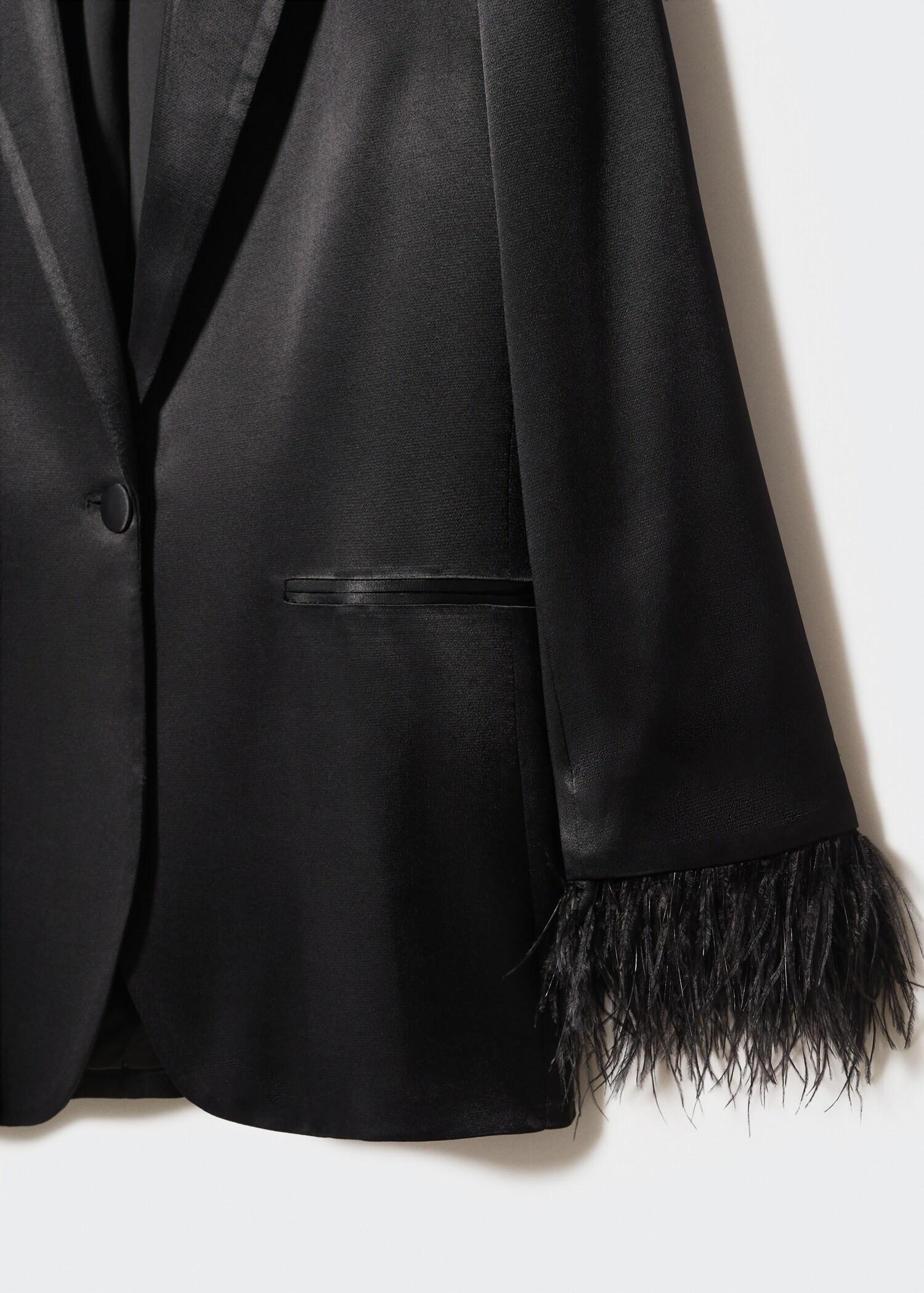 Blazer with feather detail - Details of the article 8