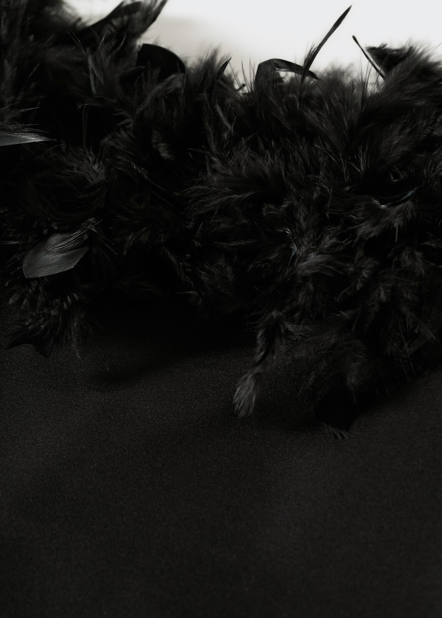 Feather-detail dress - Details of the article 8