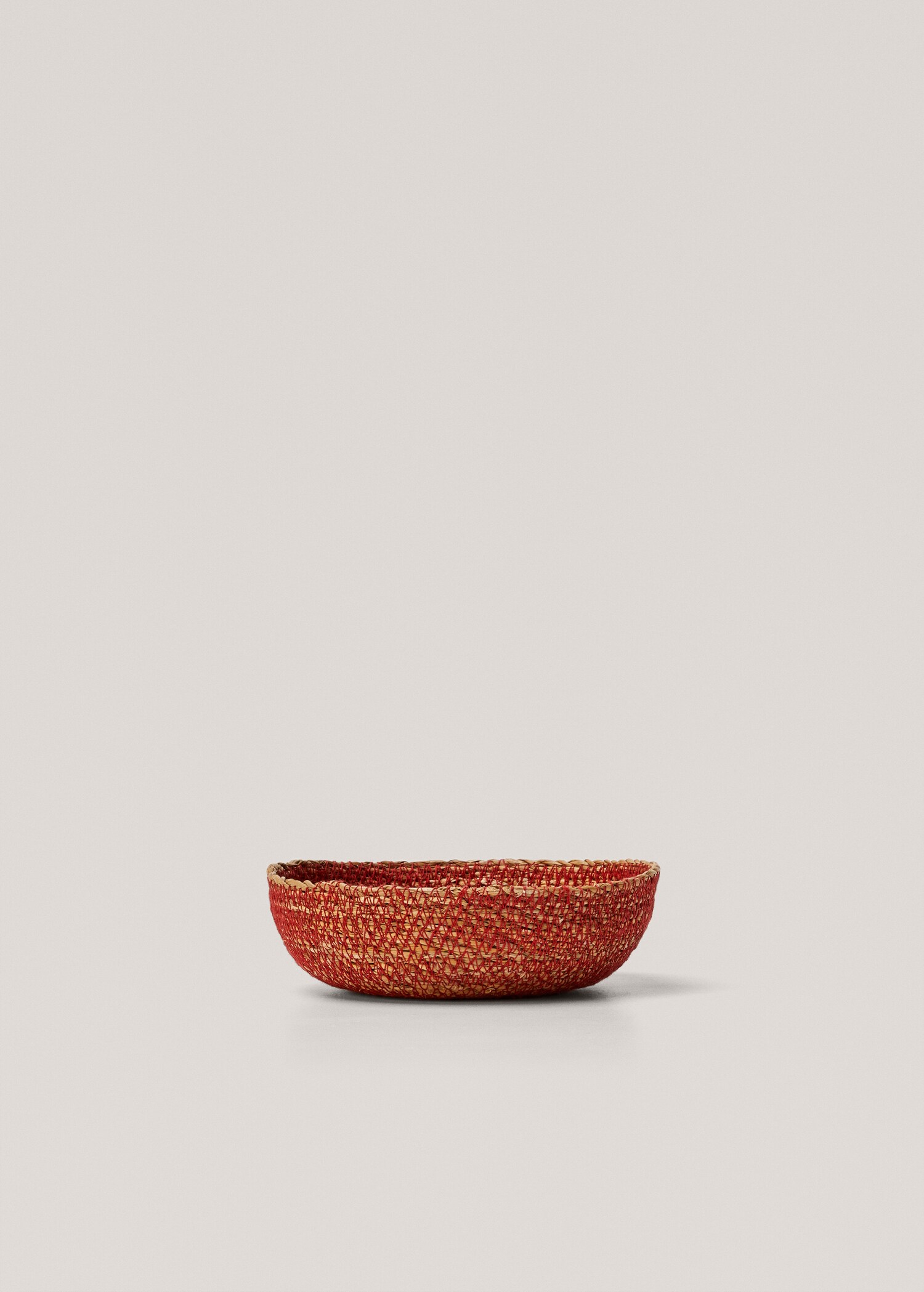 Round wicker bowl - Article without model