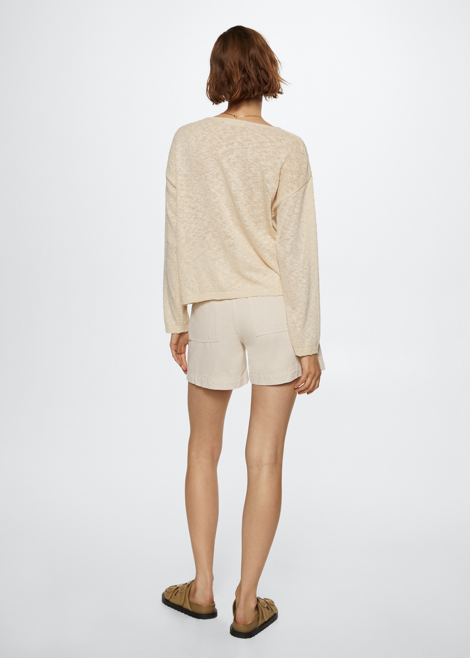 Strickpullover mit V-Ausschnitt - Rückseite des Artikels
