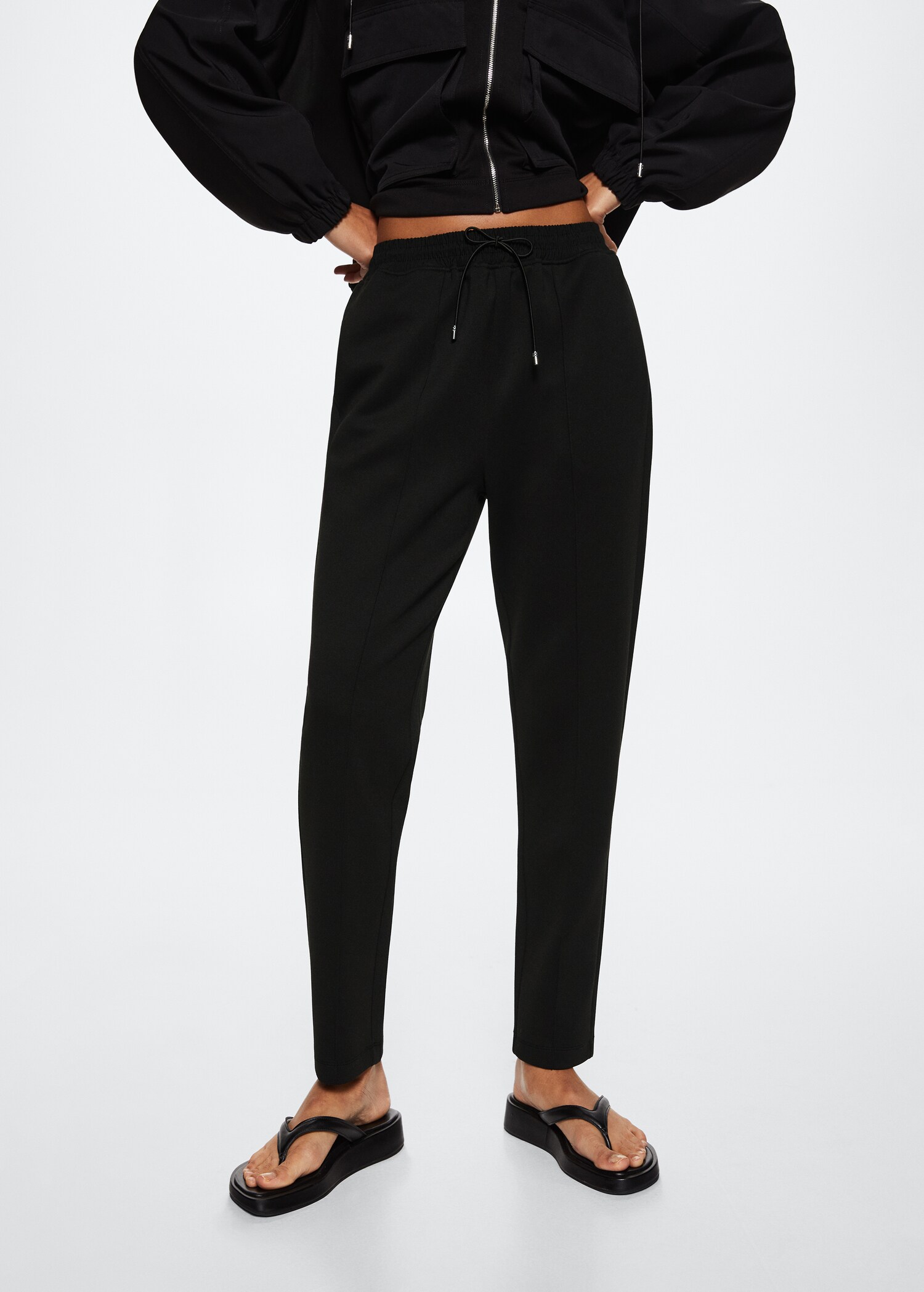 Jogging coutures - Plan moyen