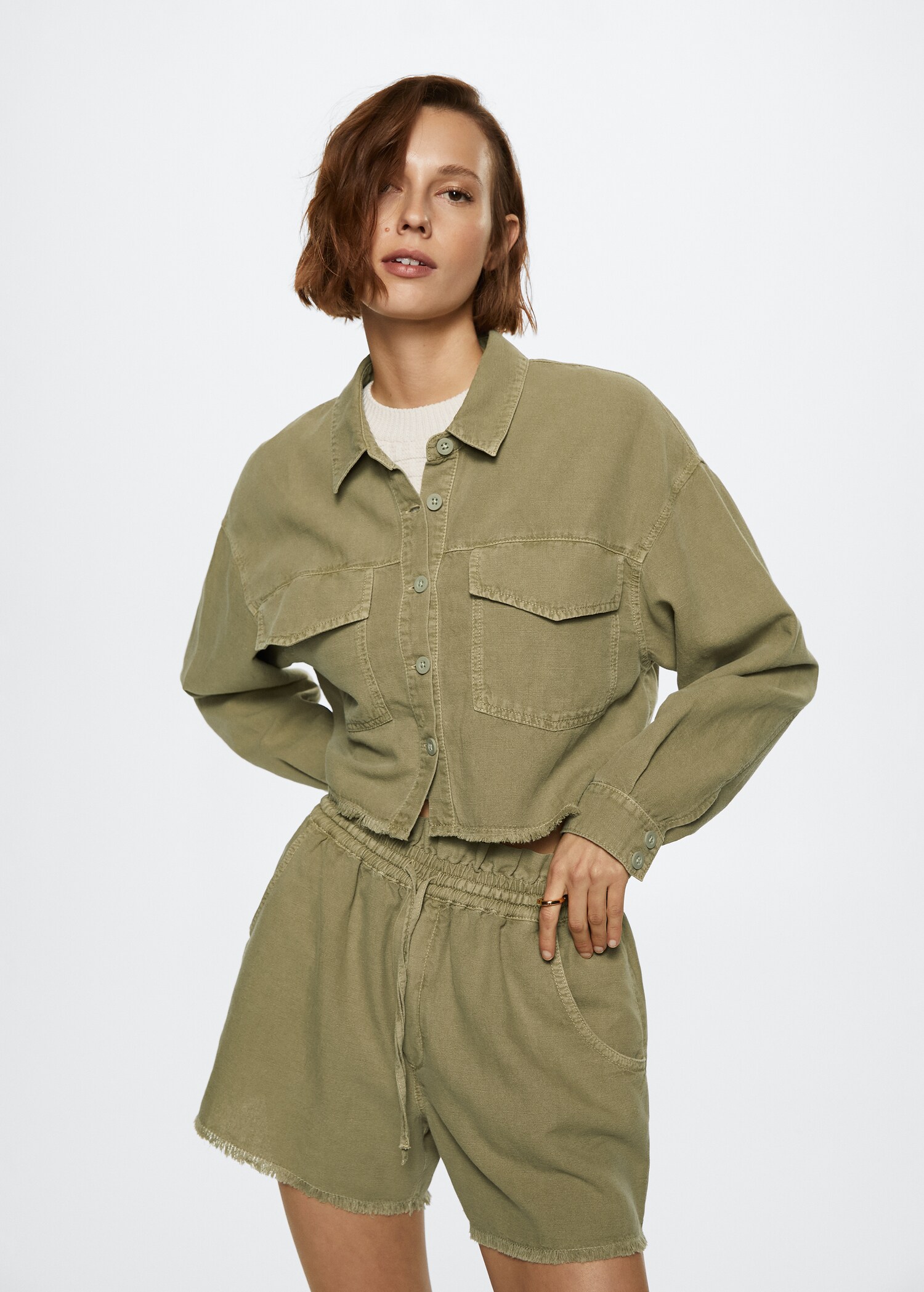 Veste jean poches  - Plan moyen