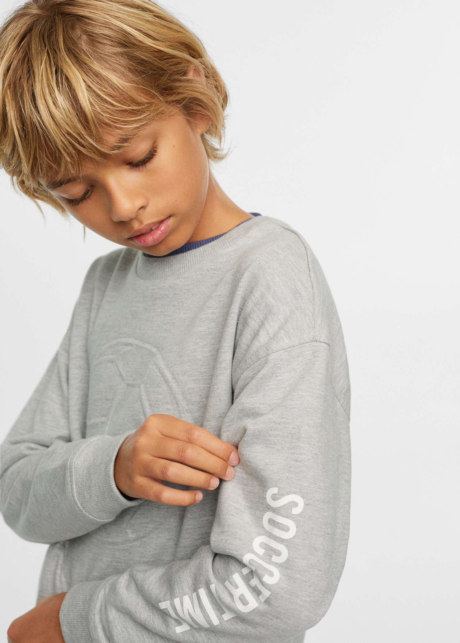 Printed embossed sweatshirt - Details of the article 4