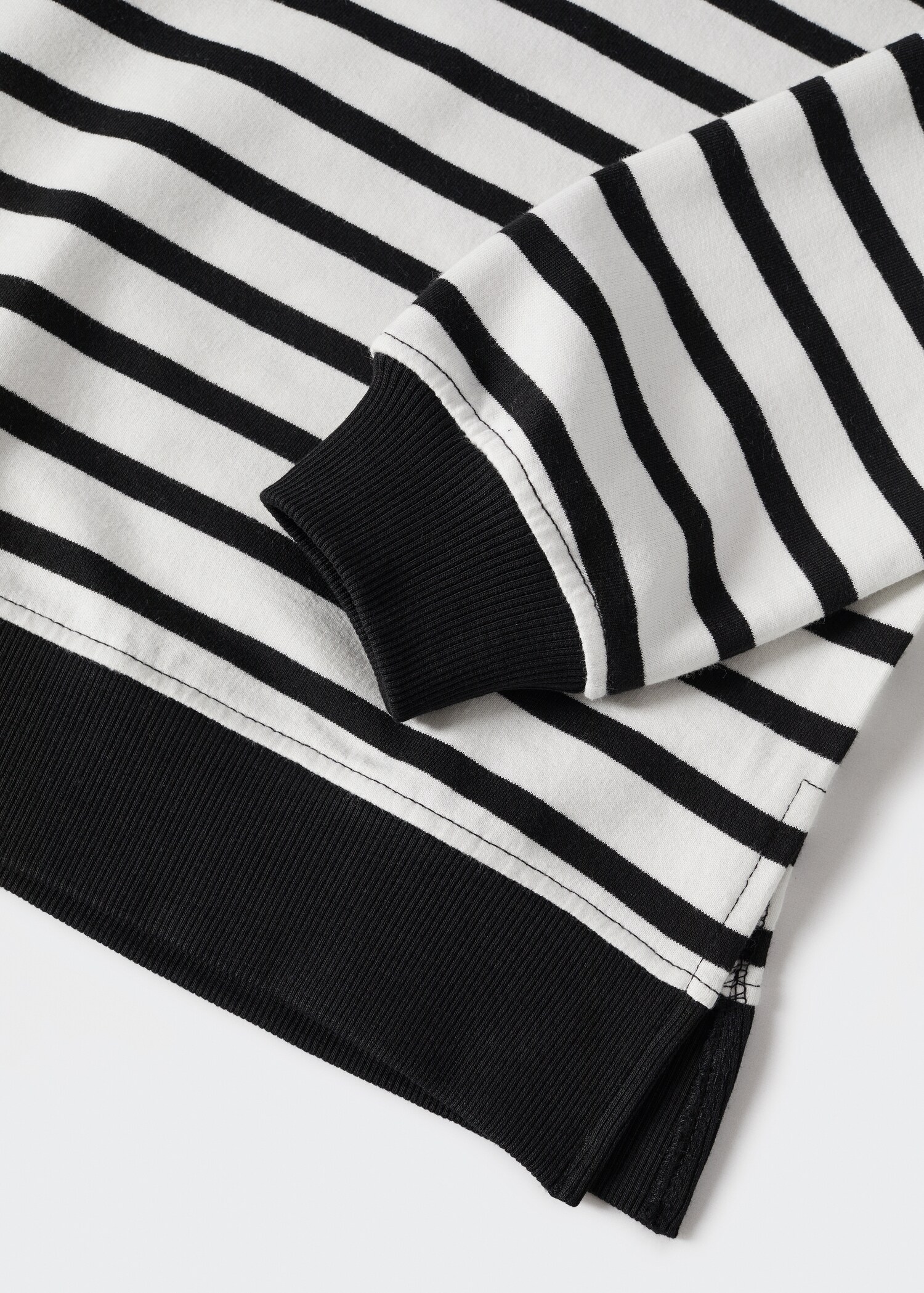 Striped sweatshirt - Details of the article 8