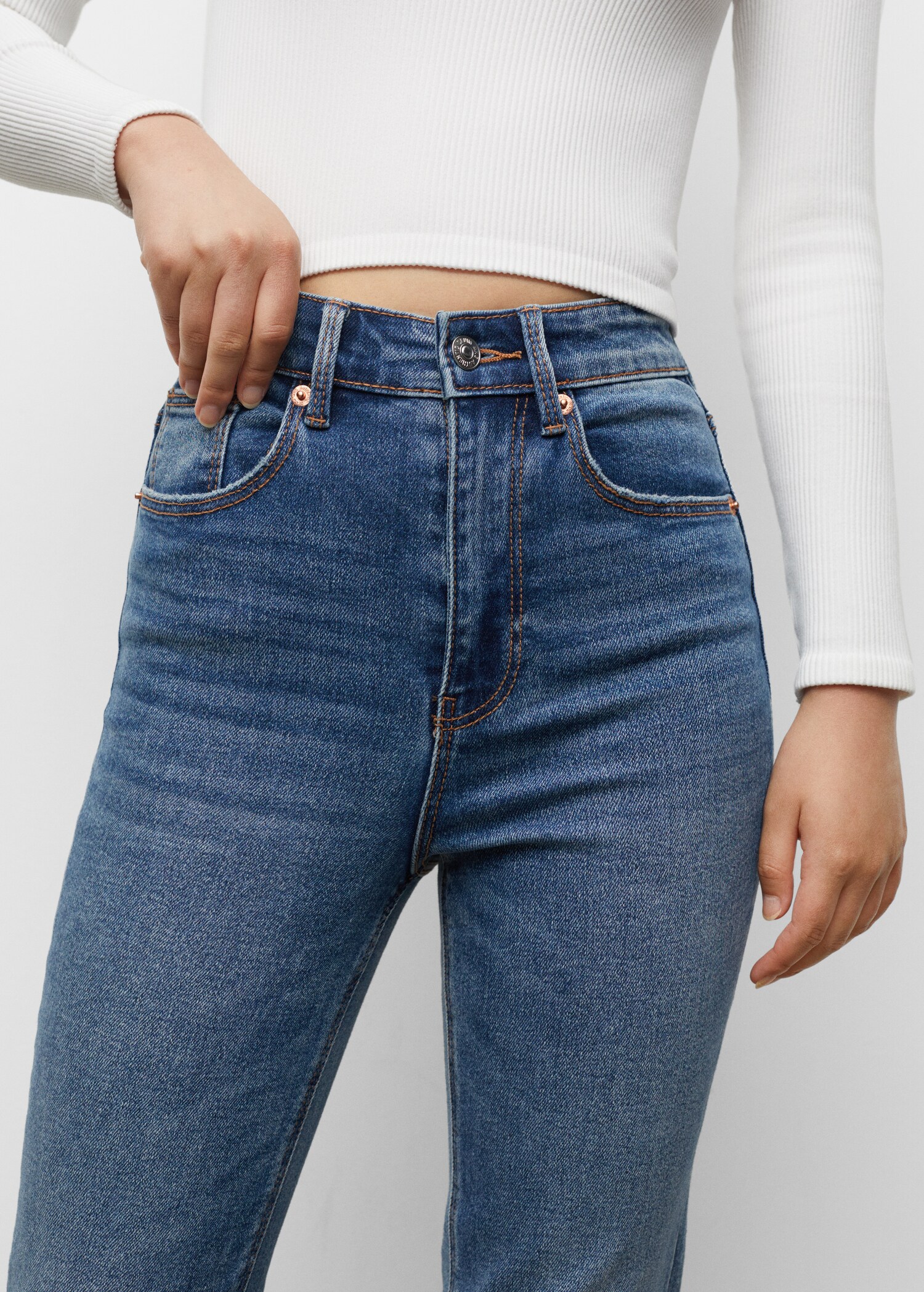 Slim-fit jeans   - Details of the article 2