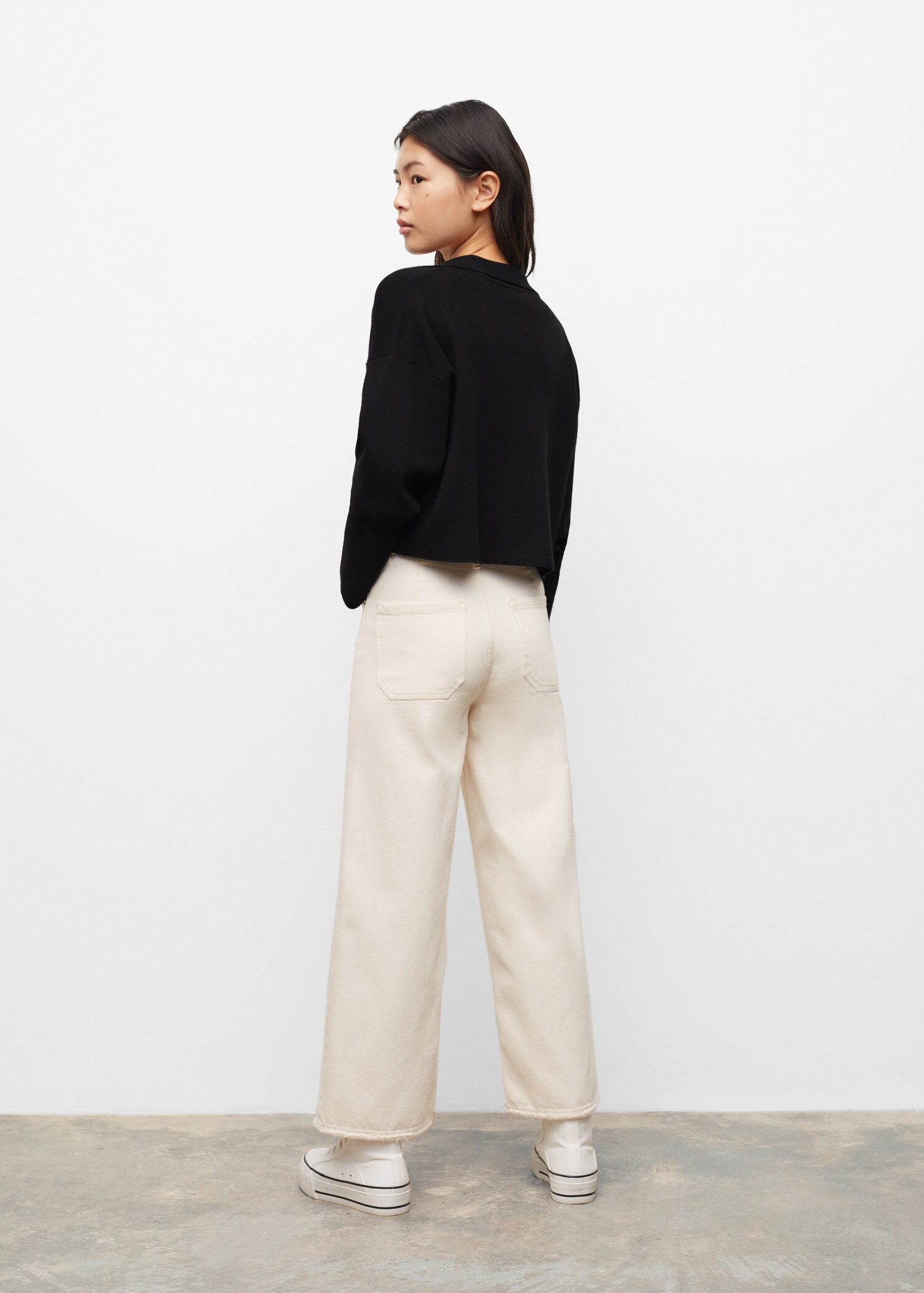 Polo neck sweater - Reverse of the article