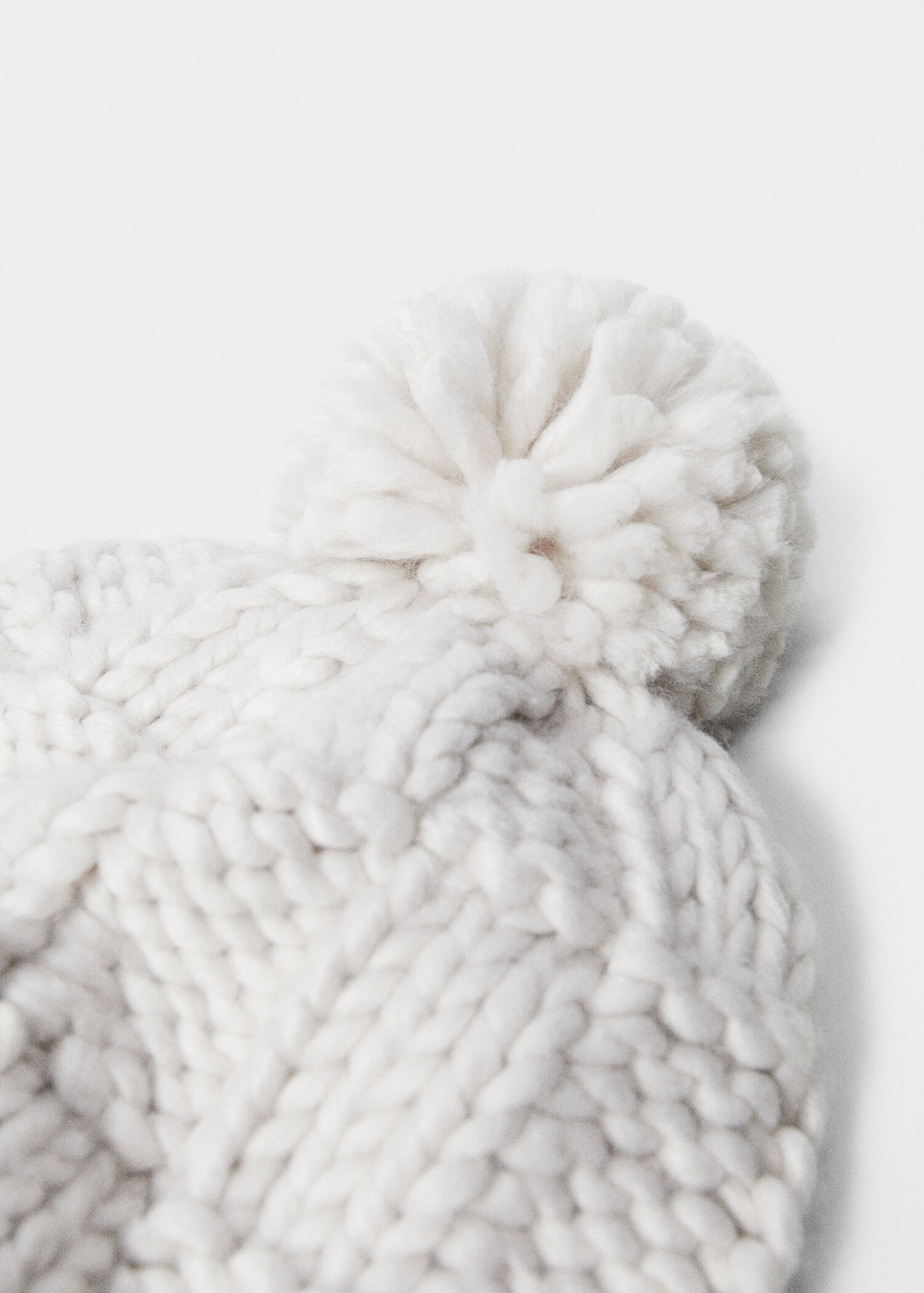 Knitted braided hat - Medium plane