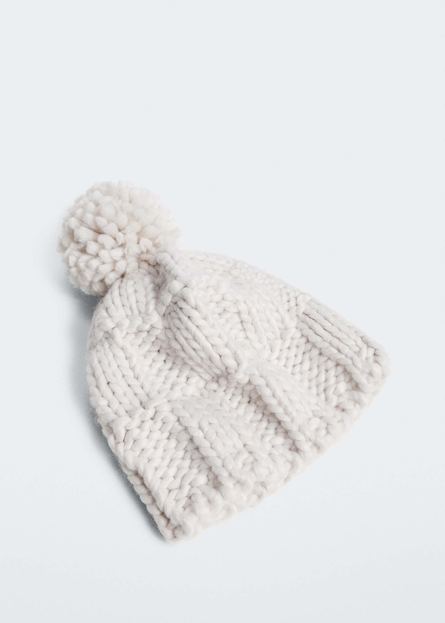 Knitted braided hat - Details of the article 2