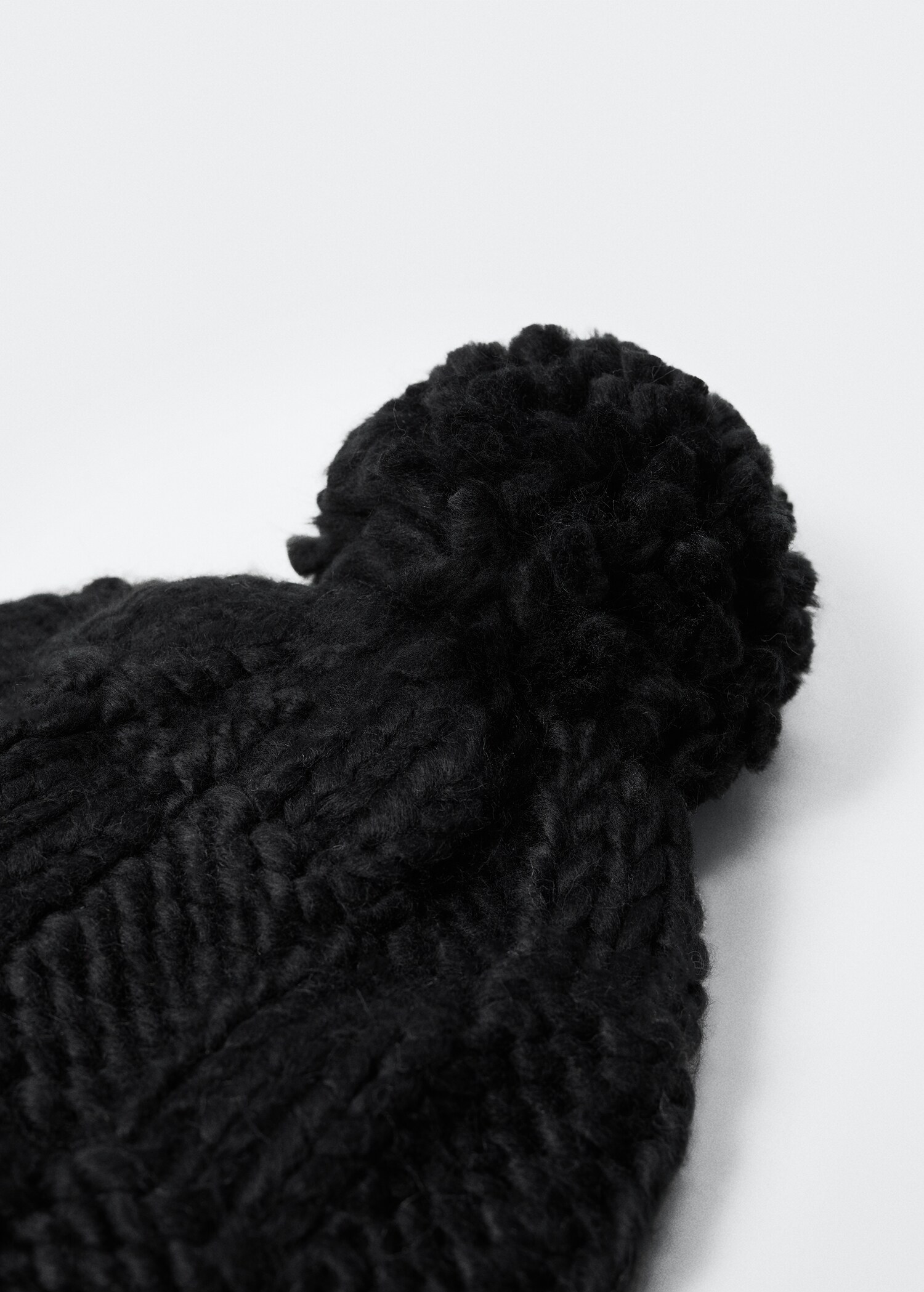 Knitted braided hat - Medium plane