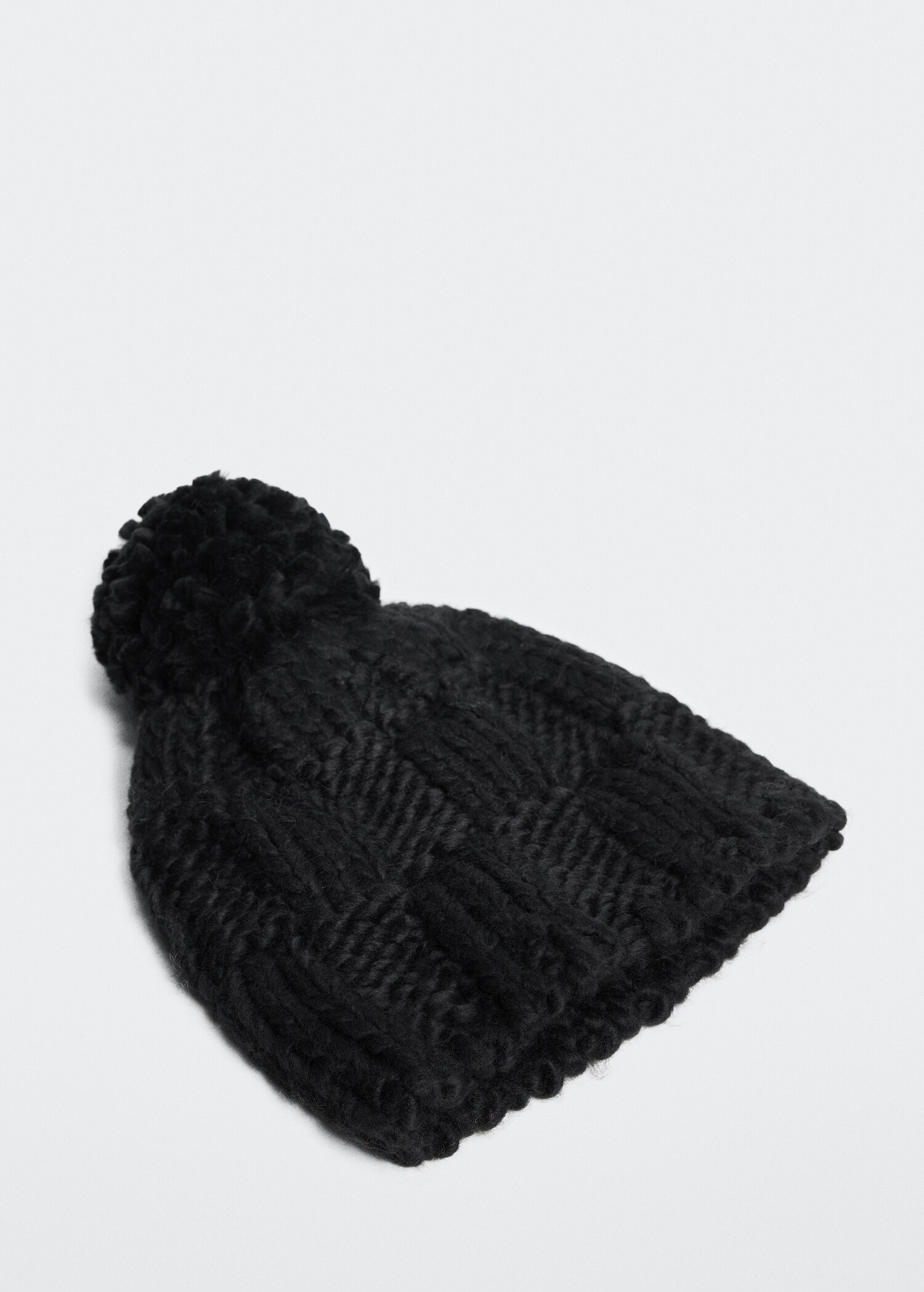 Knitted braided hat - Details of the article 2