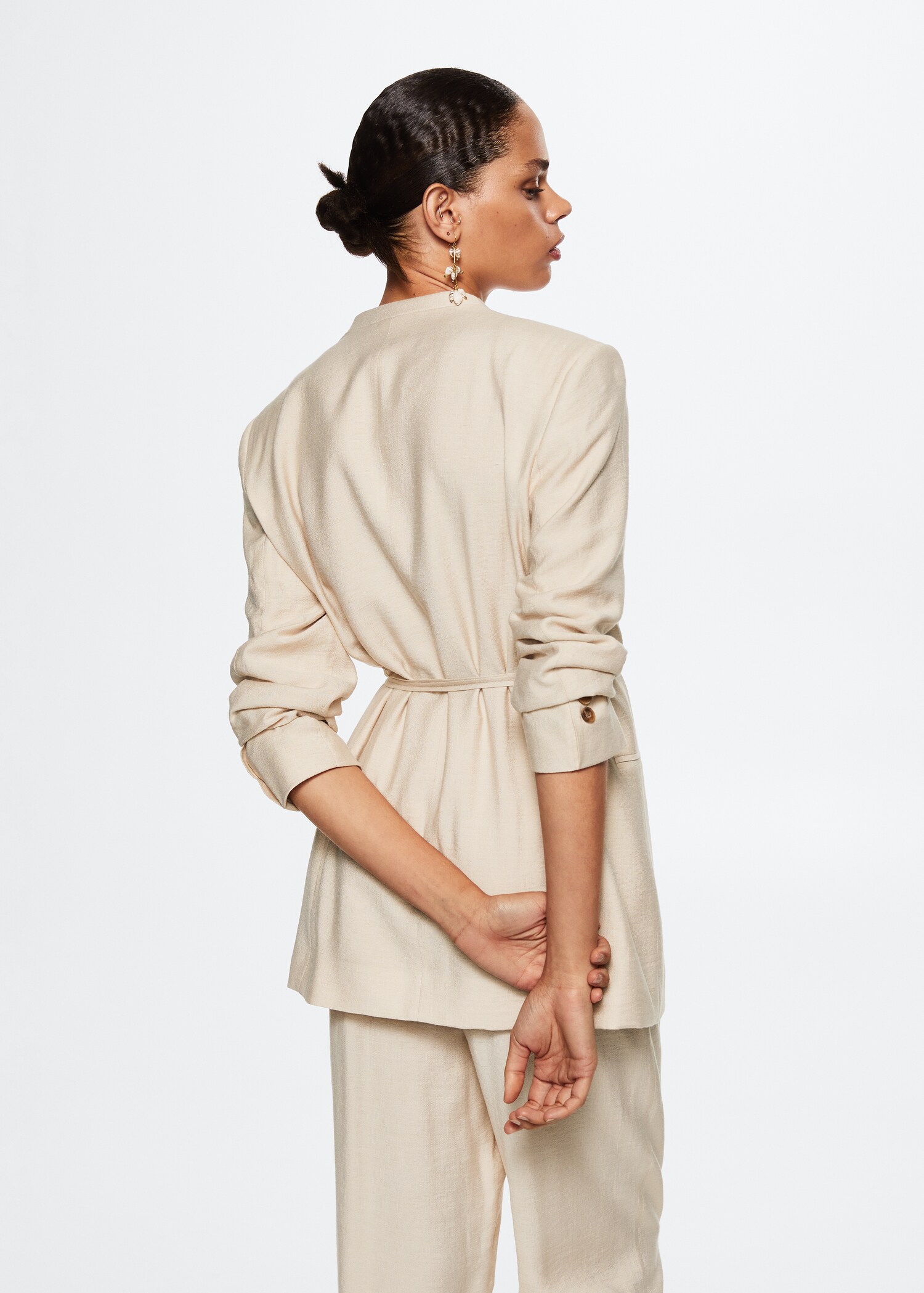 Belt suit blazer - Reverse of the article