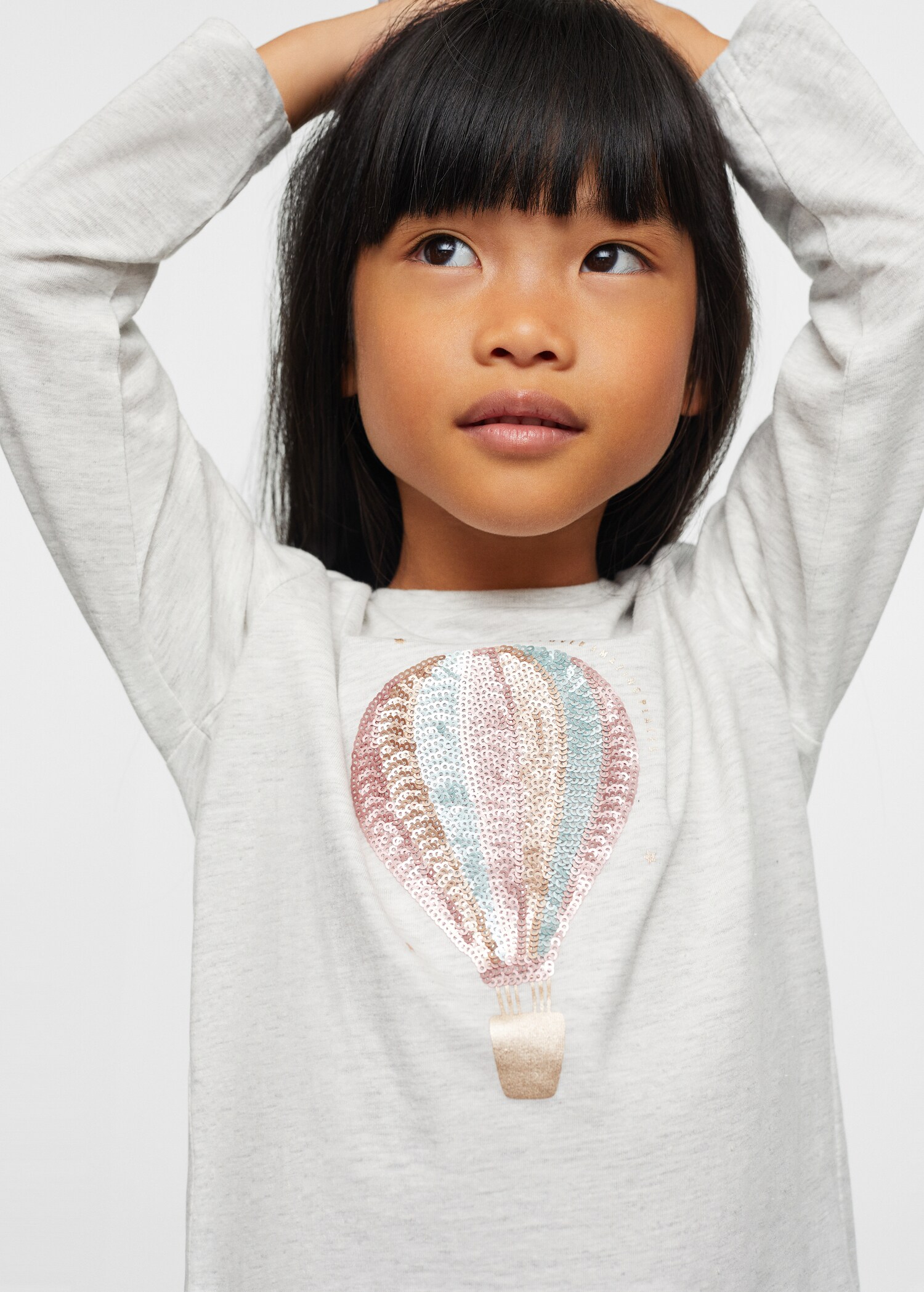 Long-sleeved t-shirt with sequins - Details of the article 1