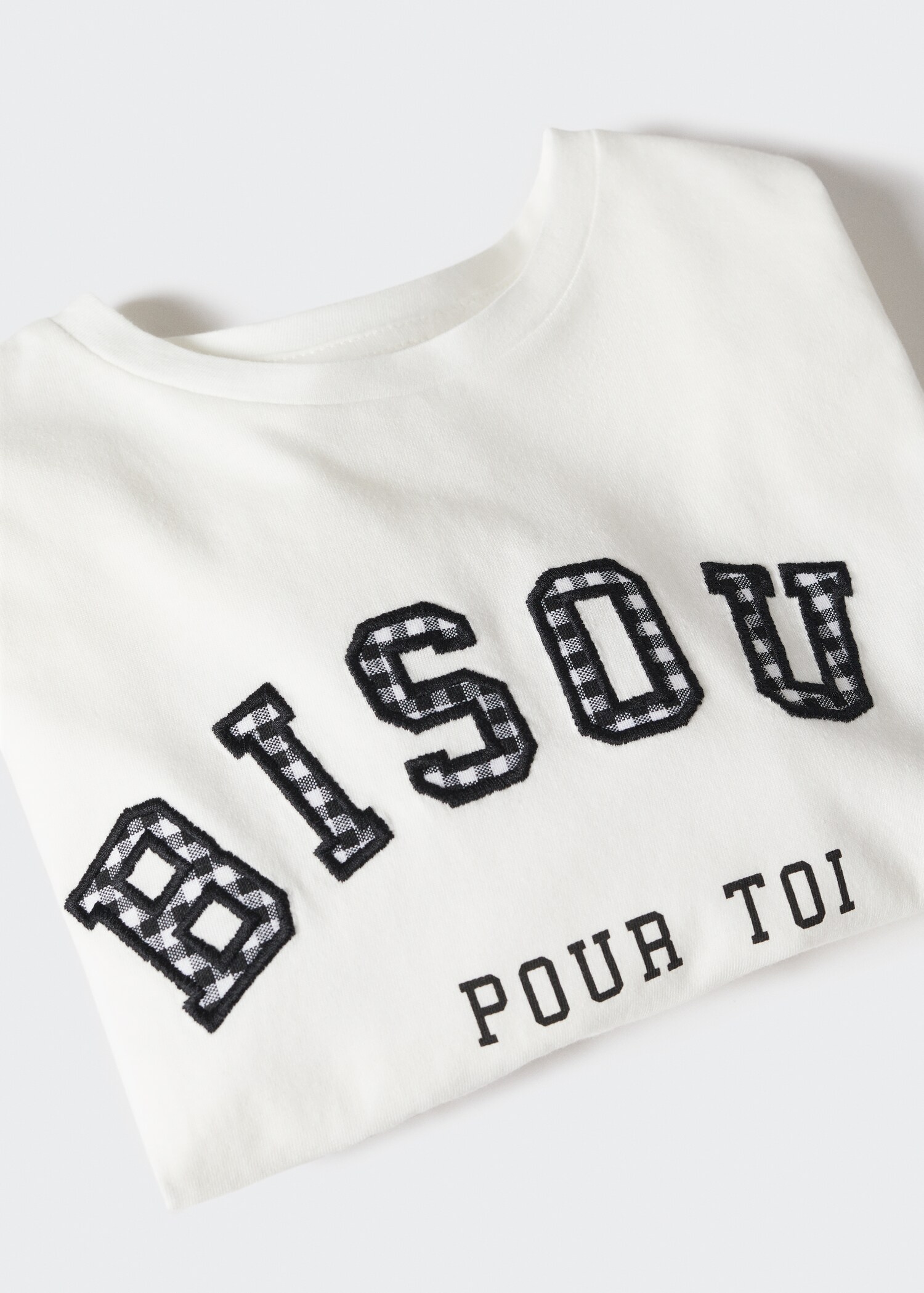Long-sleeved t-shirt with message - Details of the article 8