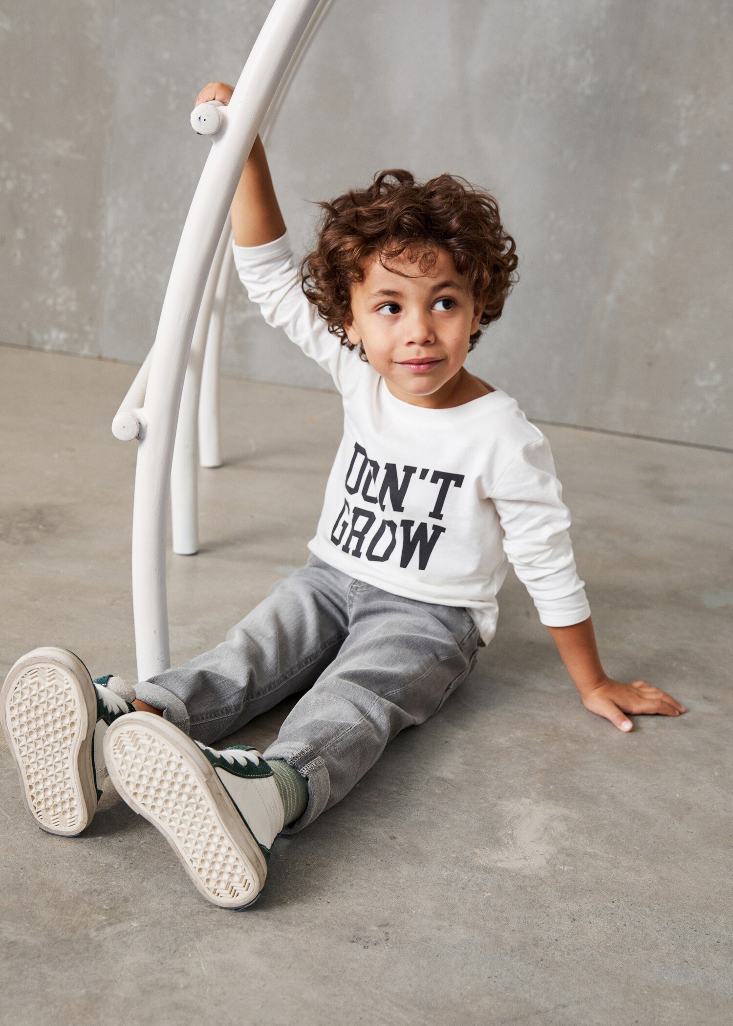 Long-sleeved t-shirt with message - Details of the article 5