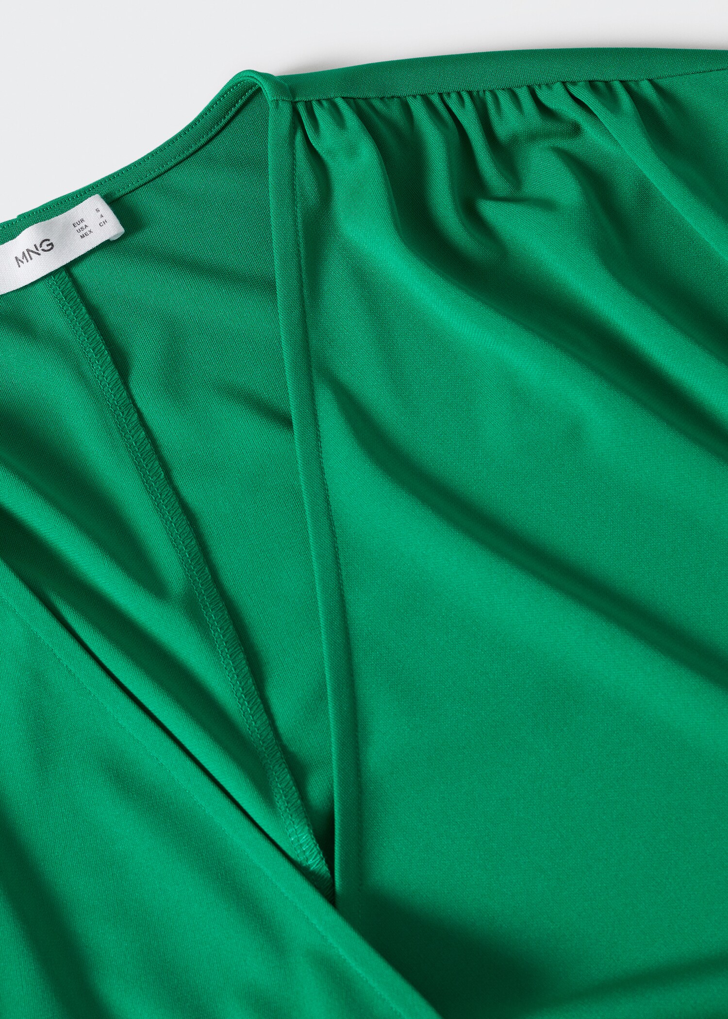 Bow wrap dress - Details of the article 8