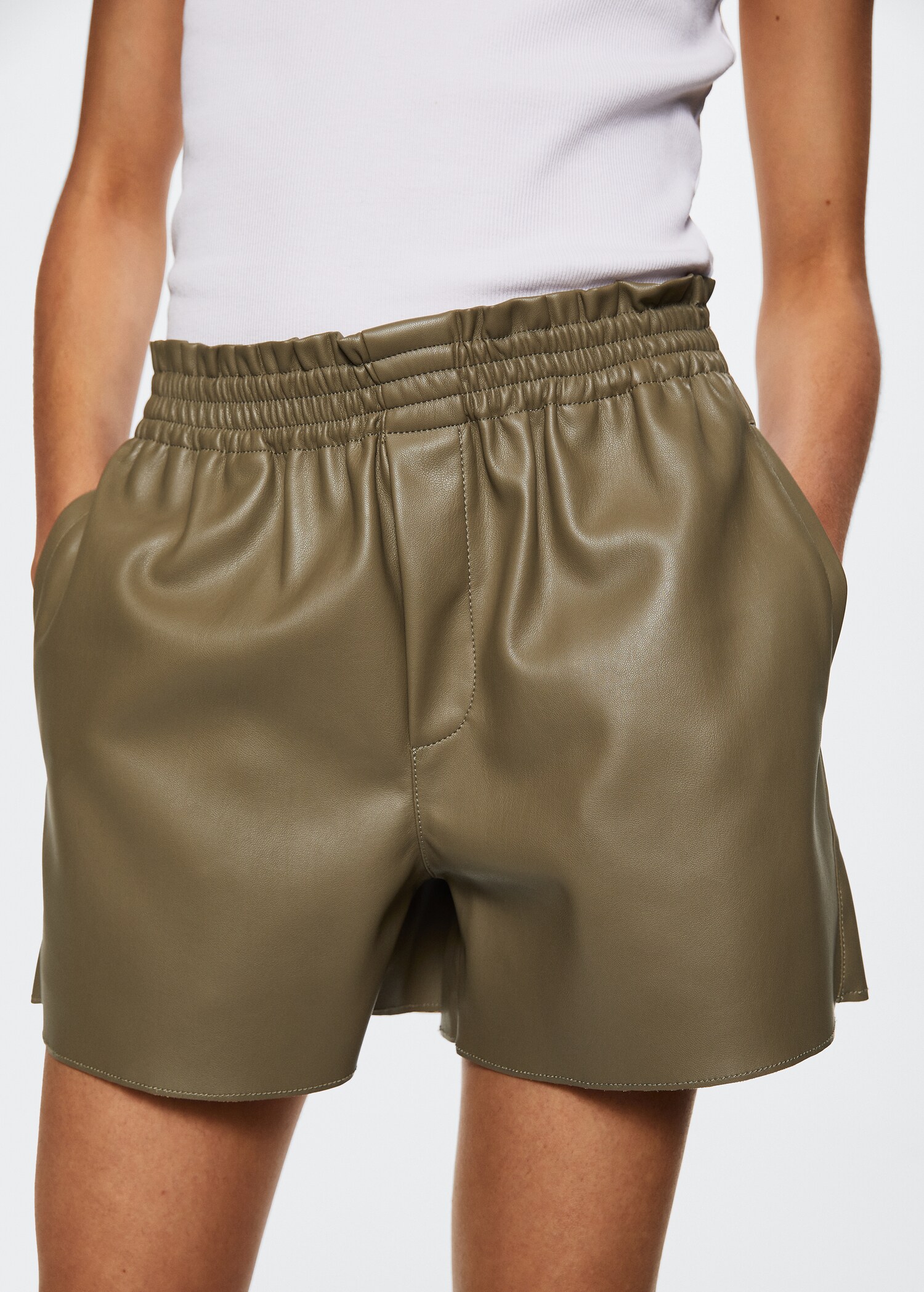 Faux leather shorts - Medium plane