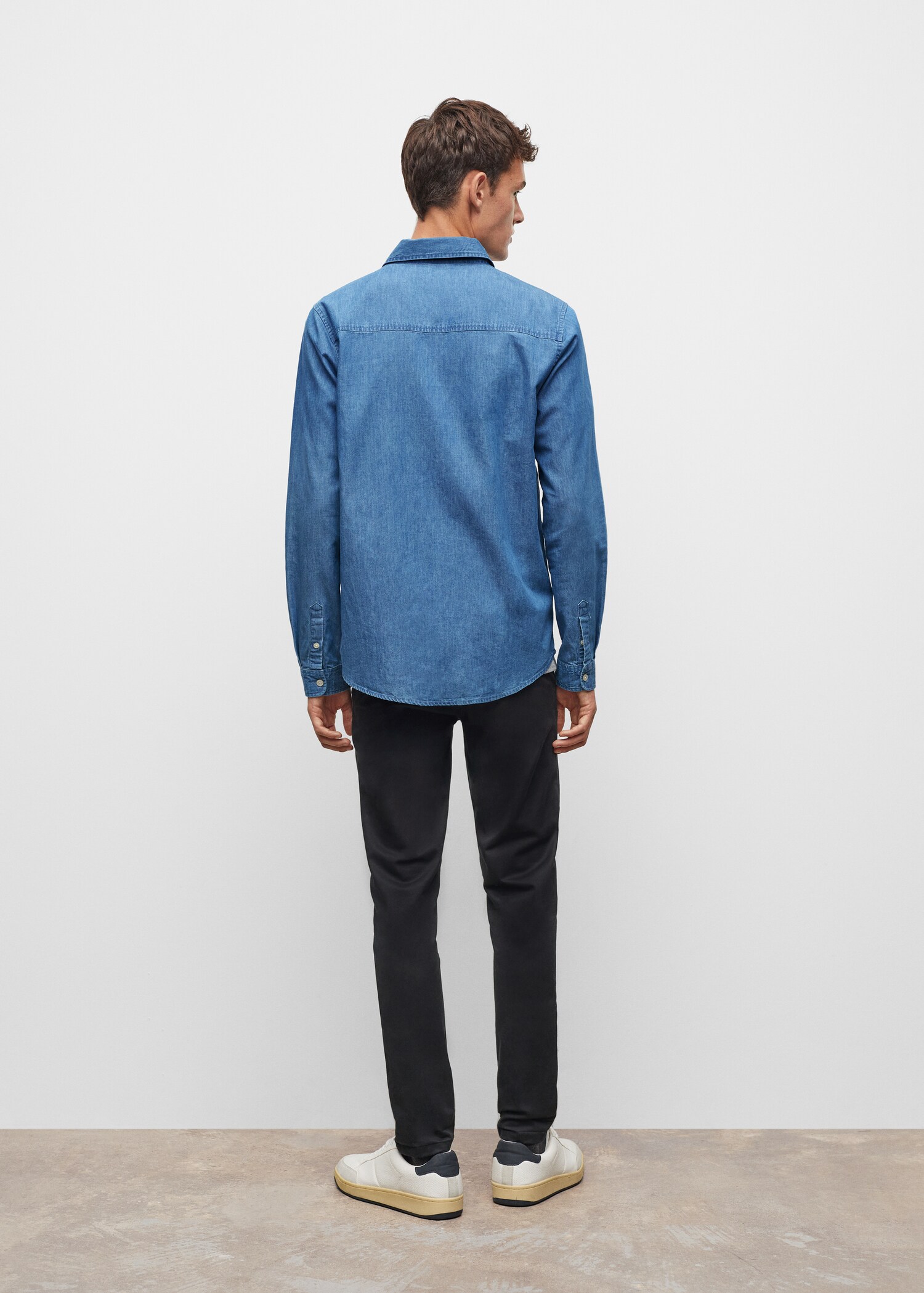 Katoenen denim overhemd - Achterkant van het artikel