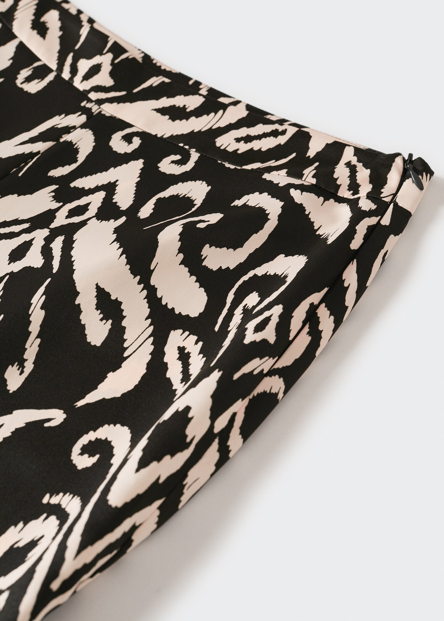 Satin printed trousers - Details of the article 8