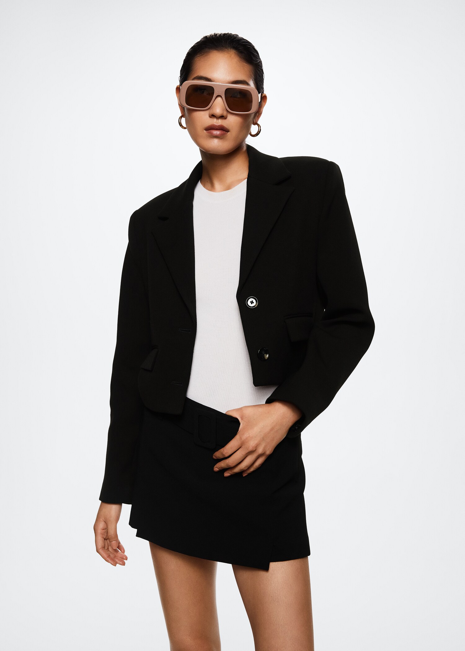 Americana crop botones - Plano medio