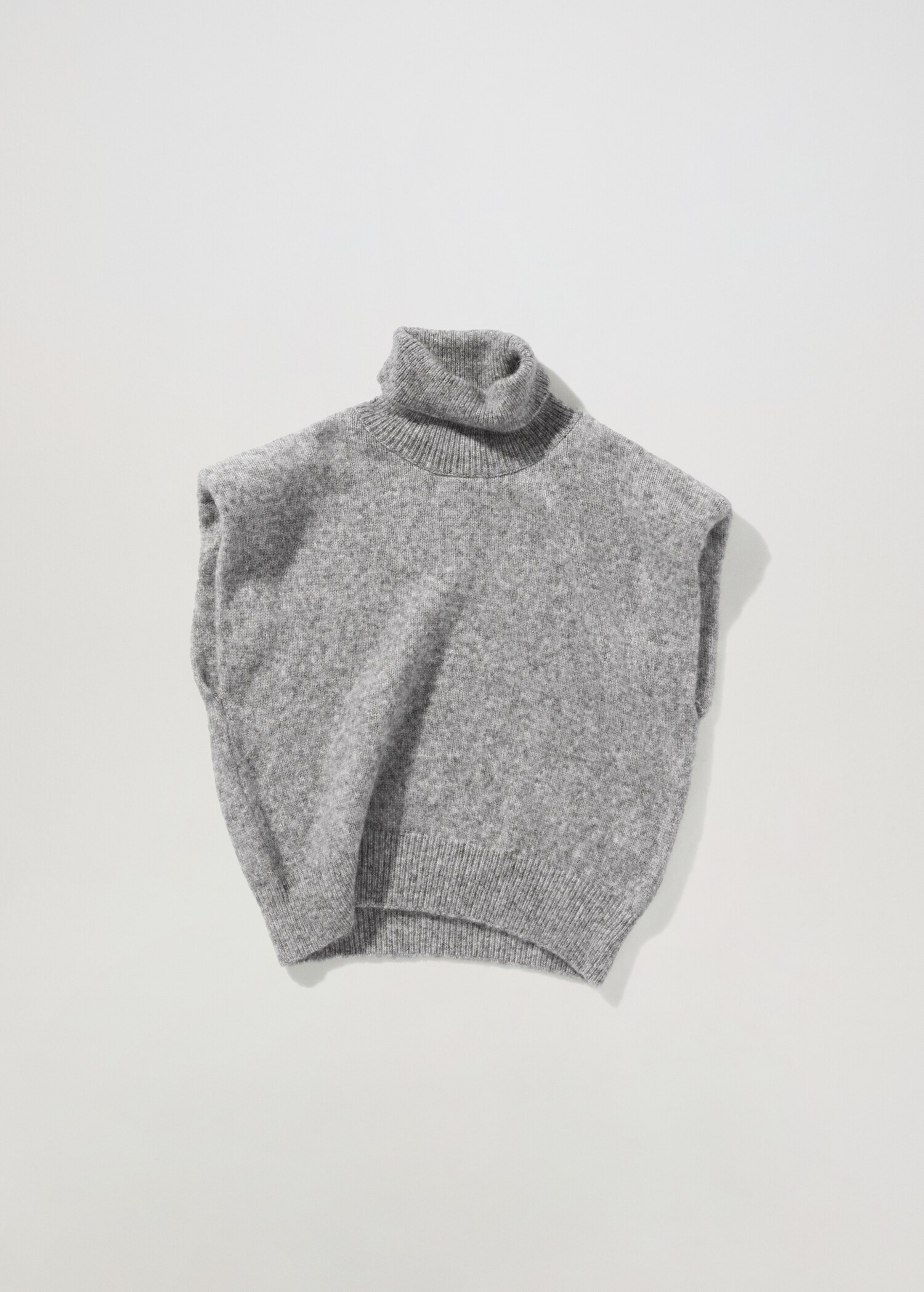 Turtleneck knitted vest  - Article without model