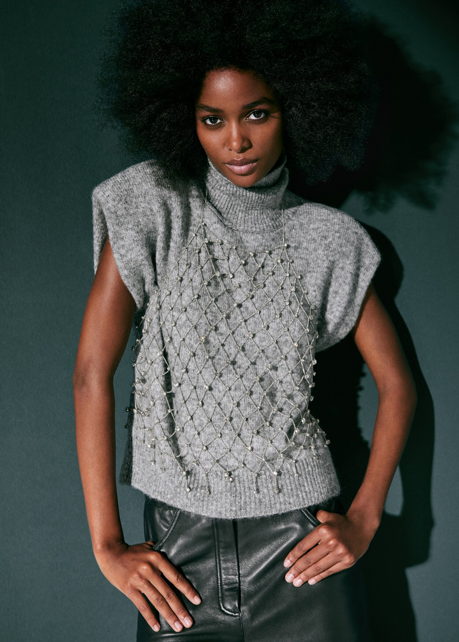 Turtleneck knitted vest  - Details of the article 6