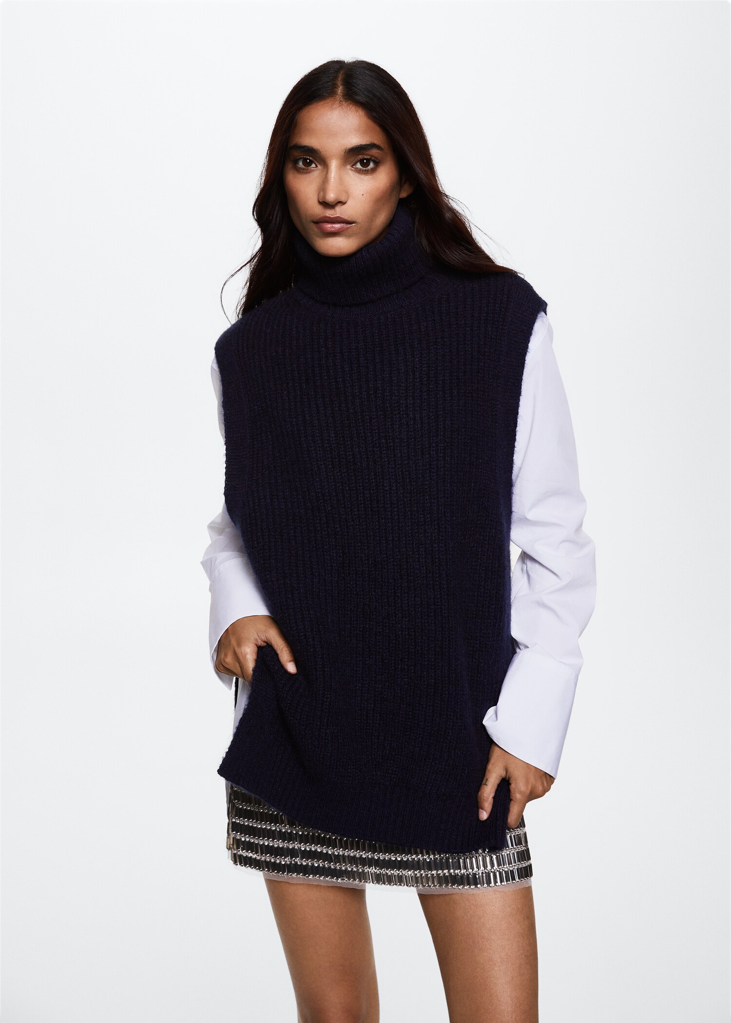 Gilet maille col roulé - Plan moyen